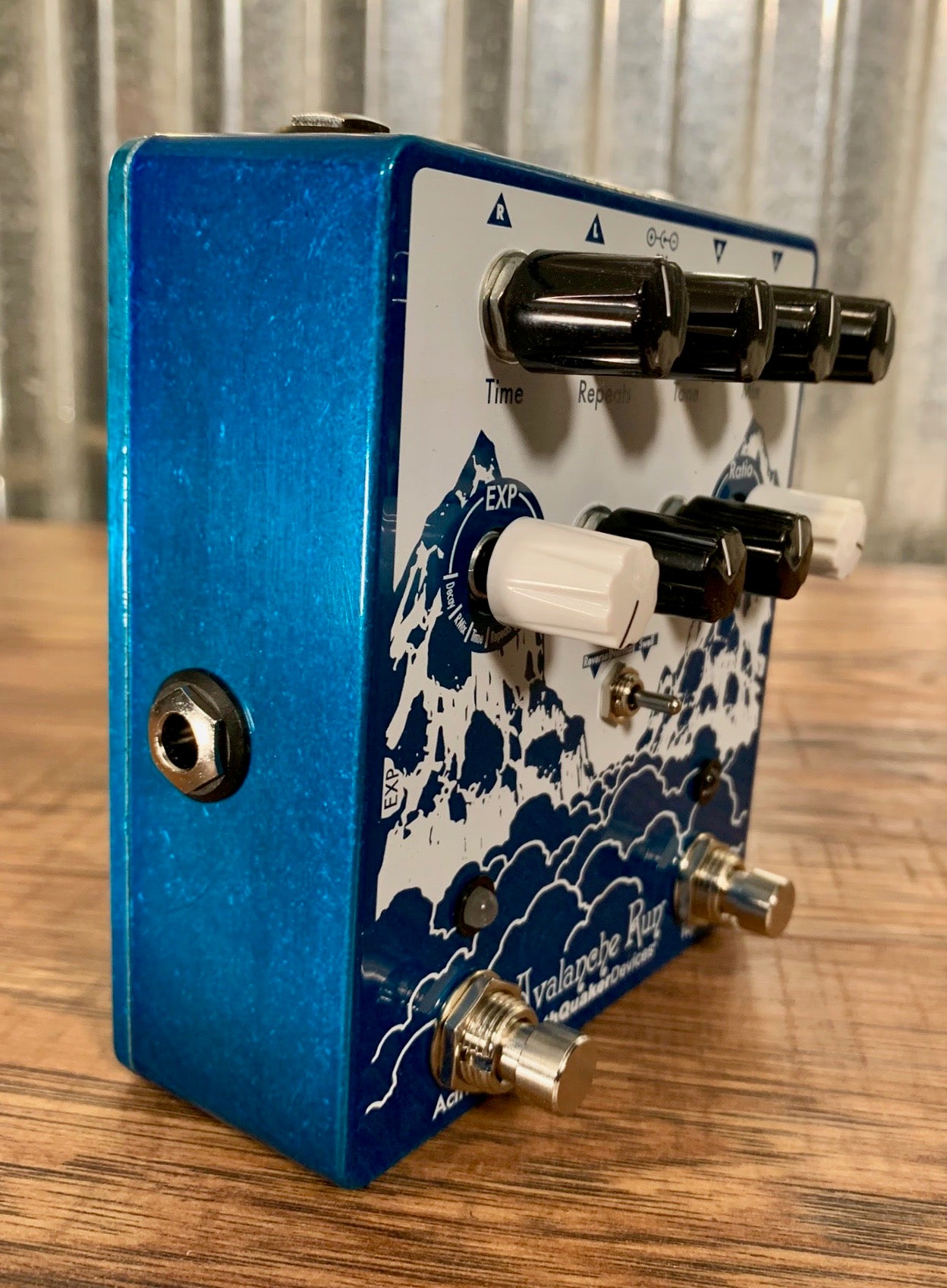 Earthquaker Devices EQD Avalanche Run Stereo Delay & Reverb V2 Guitar Effect Pedal Demo