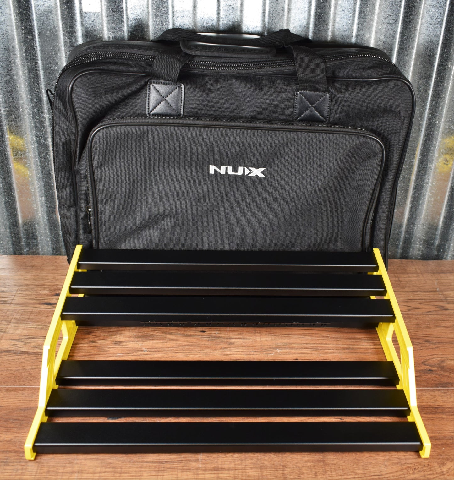 NUX NPB-L Bumblebee L 17.5 x 12.6 x 3.54" Guitar Effect Pedalboard & Bag