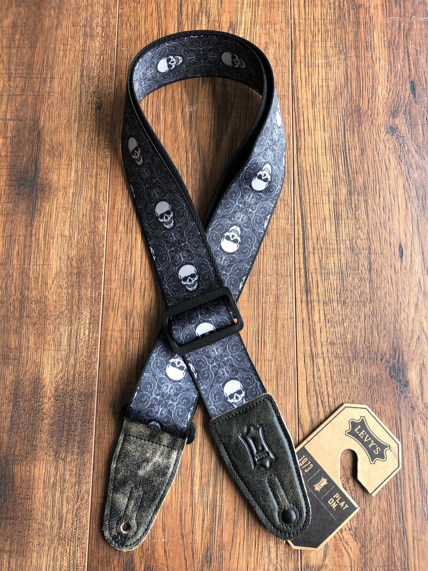 Levy's MDL8-014 2" Adjustable Print Poly Guitar & Bass Strap Skulls Black