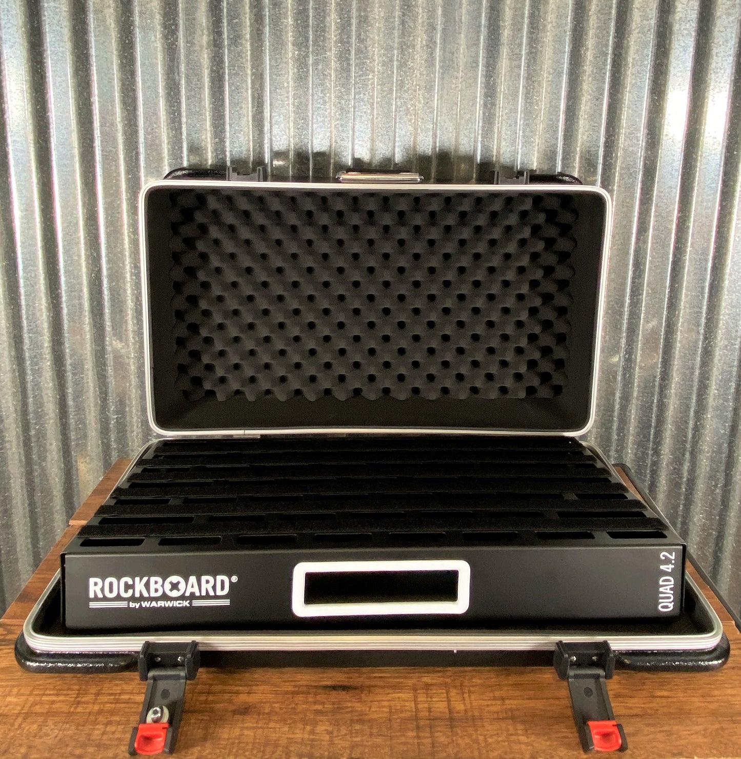 Warwick Rockboard Quad 4.2 A Guitar Effect Pedalboard & ABS Case Demo