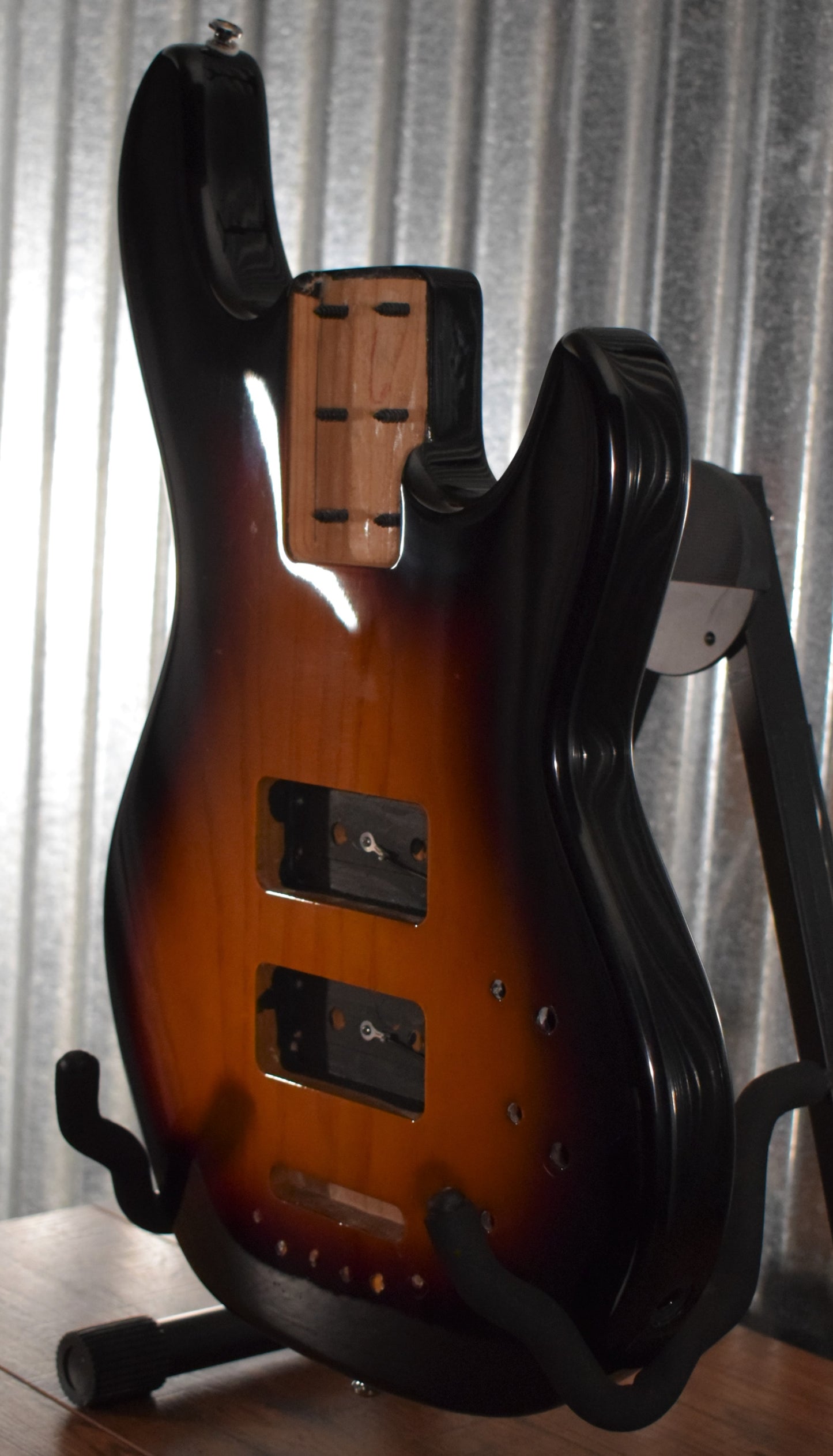 G&L Tribute L-2000 3 Tone Sunburst 4 String Body #5 Used