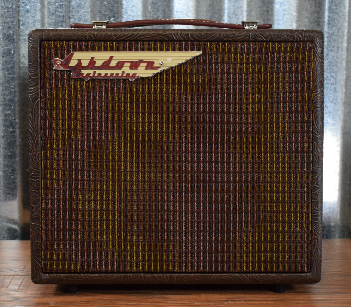 Ashdown Engineering Woodsman Parlour 25 Watt 1x8" Acoustic Guitar Combo Amplifier Demo