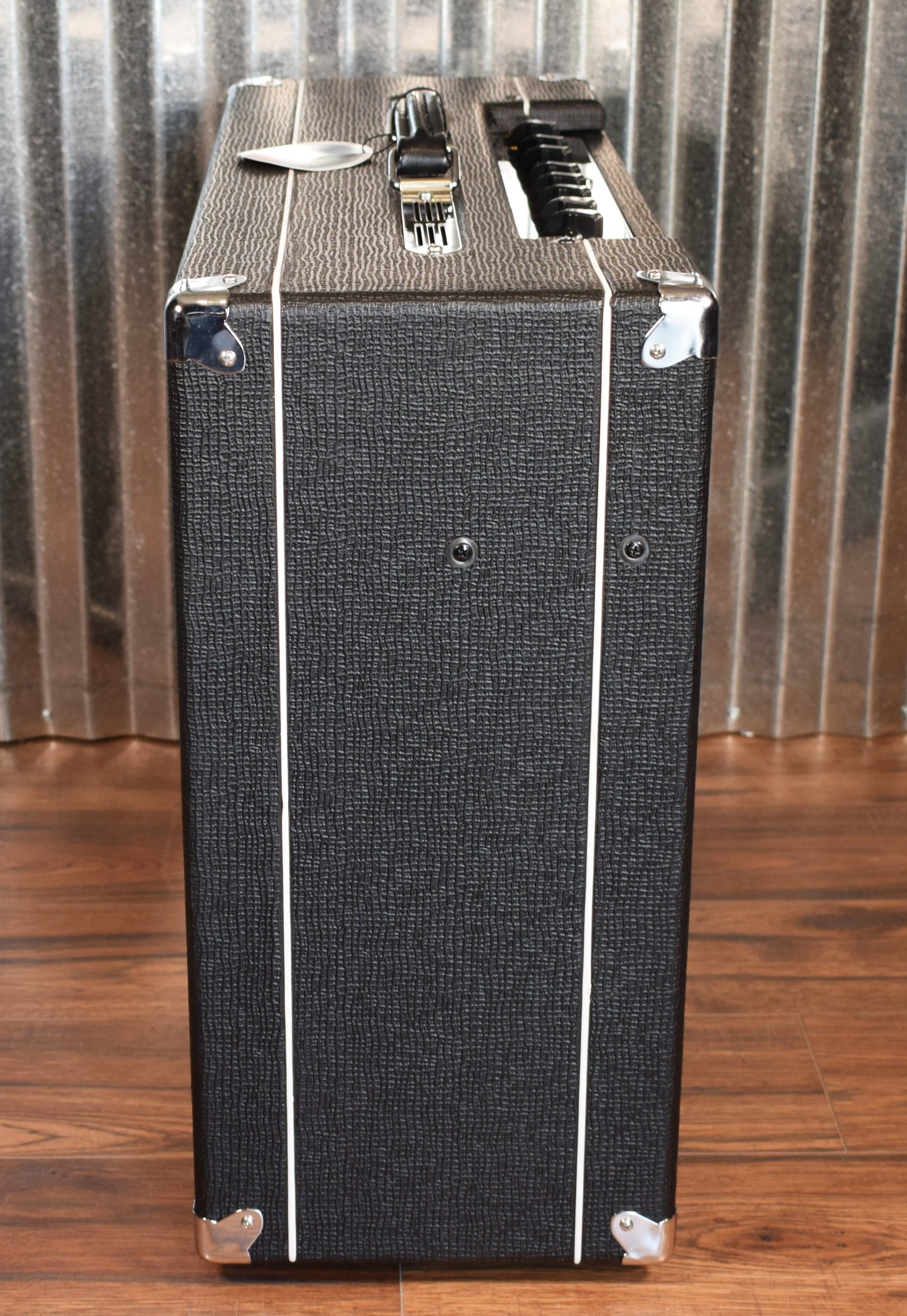 Laney VC30-212 30 Watt 2 Channel All Tube 2x12" Guitar Amplifier Combo Demo
