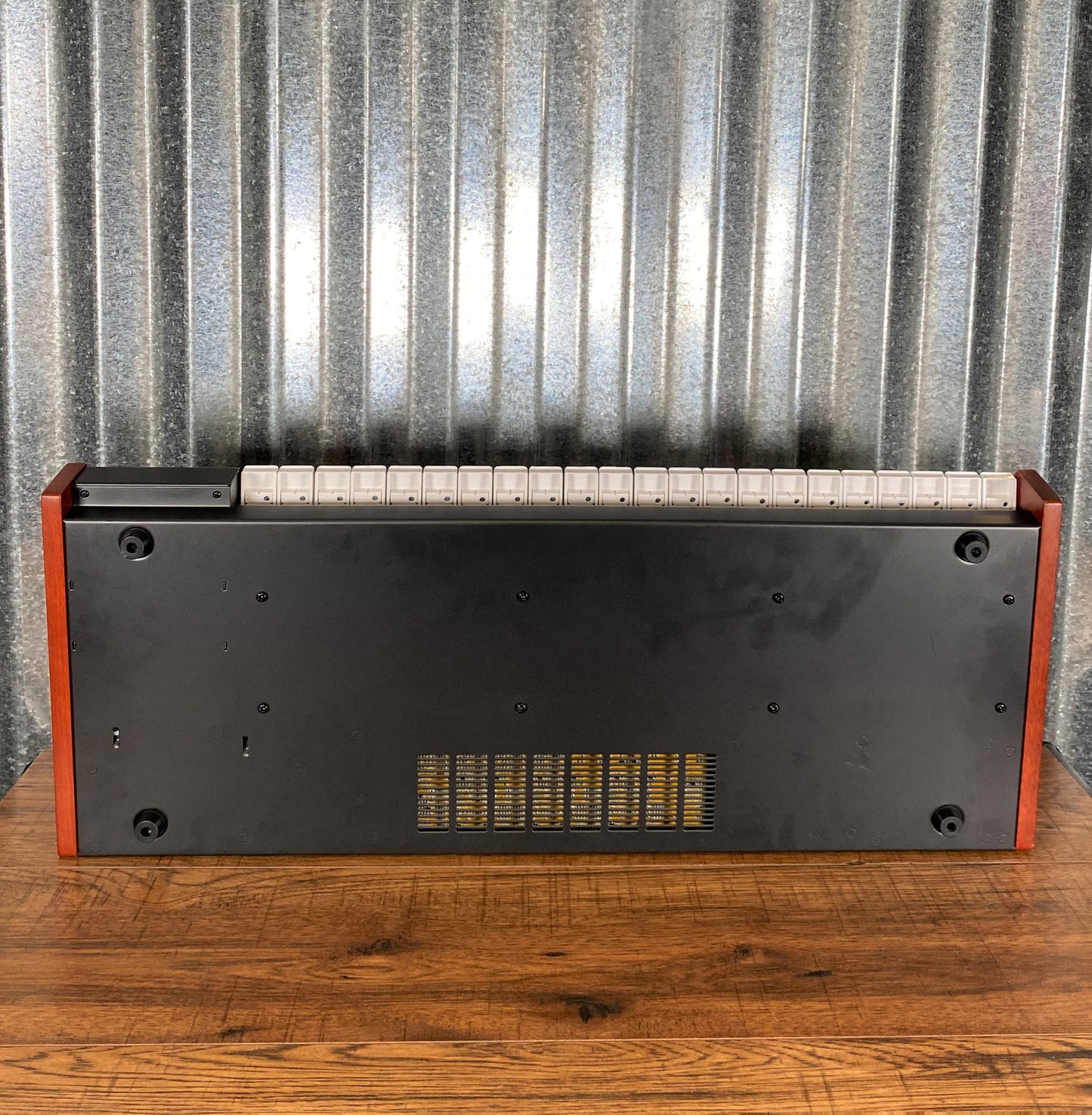 Behringer Deepmind 6 Voice Polyphonic Keyboard Synthesizer Used