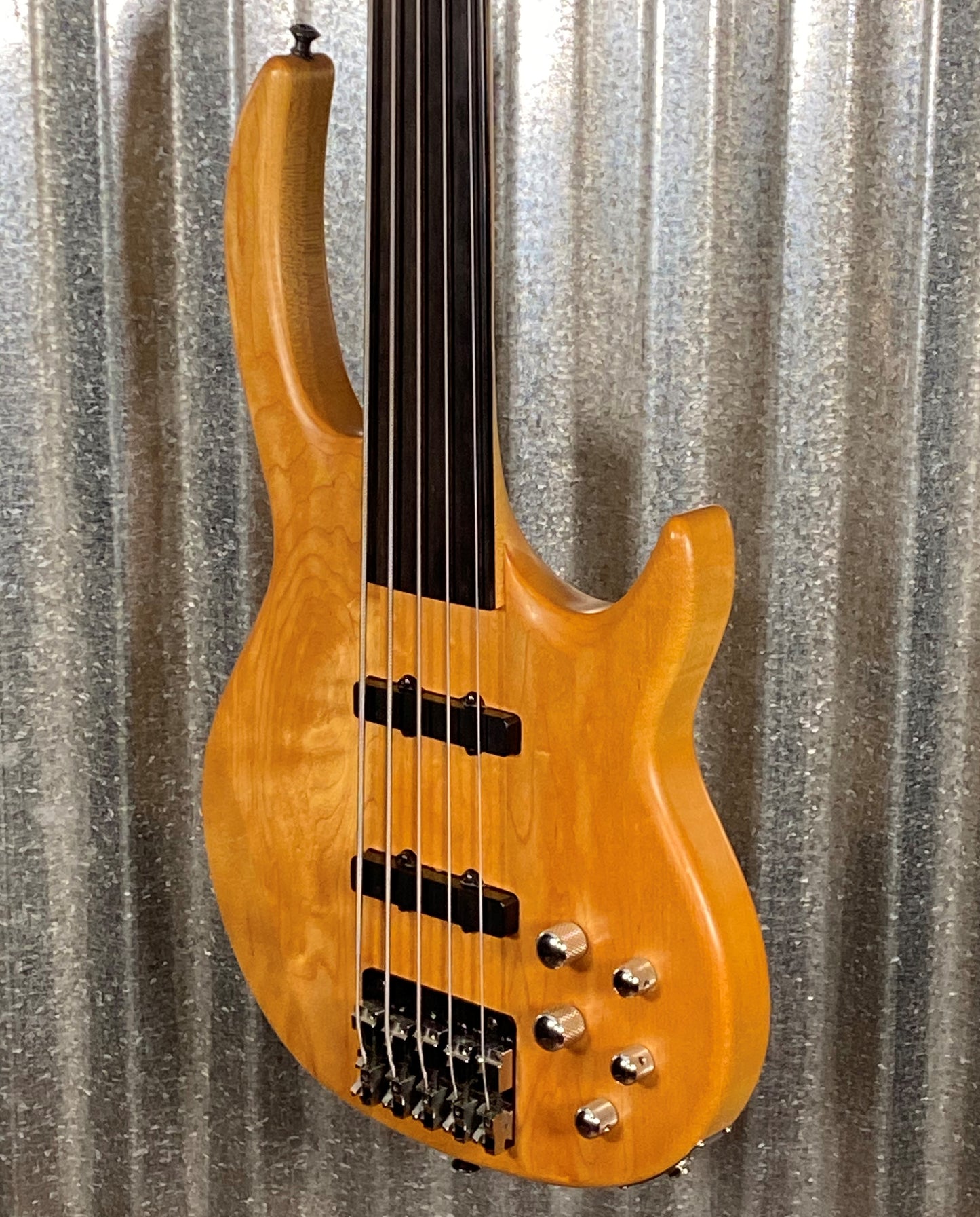 Carvin Bunny Brunel Fretless 5 String Bass & Case Used Non-Functional