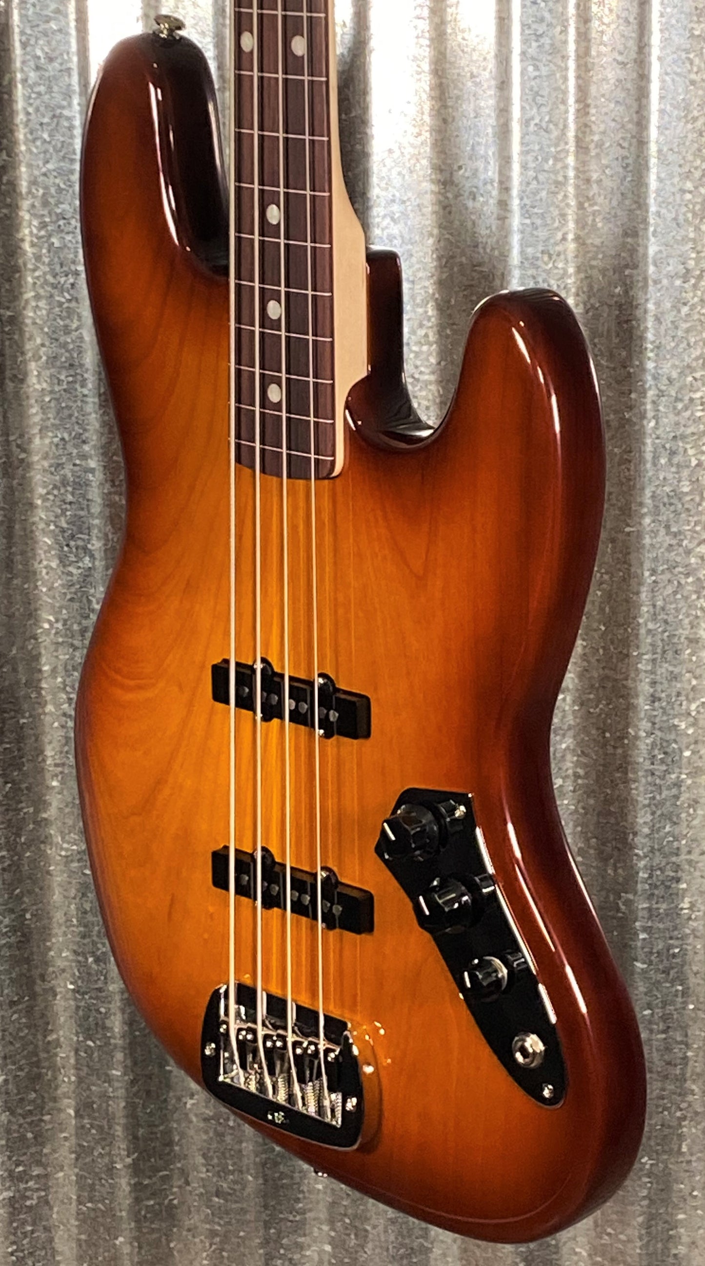 G&L USA JB Old School Tobacco Sunburst 4 String Fretless Bass & Case #6416