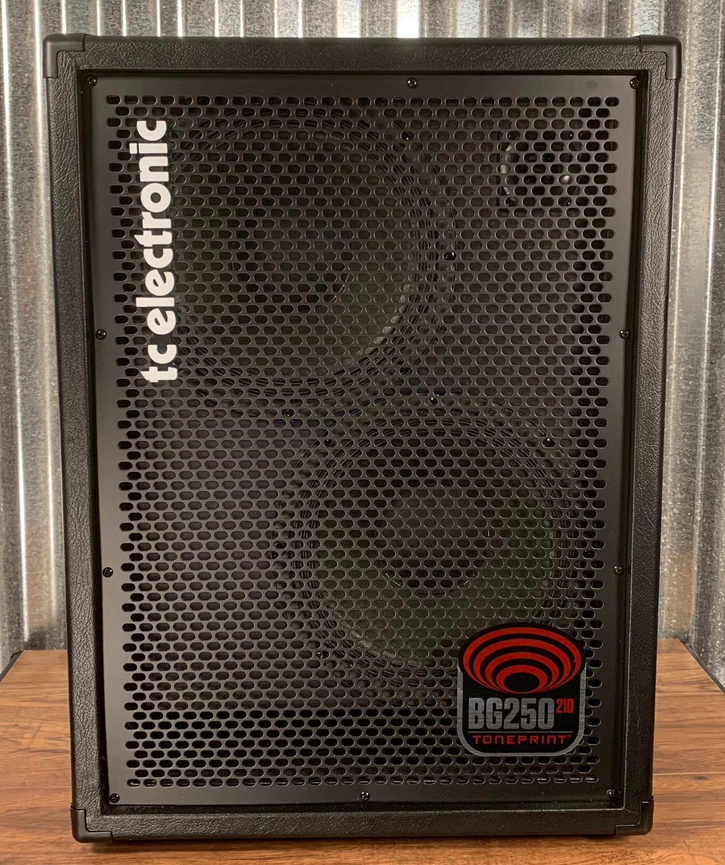 TC Electronic BG250-210 2 x 10" 250 Watt Tone Print Bass Combo Amplifier