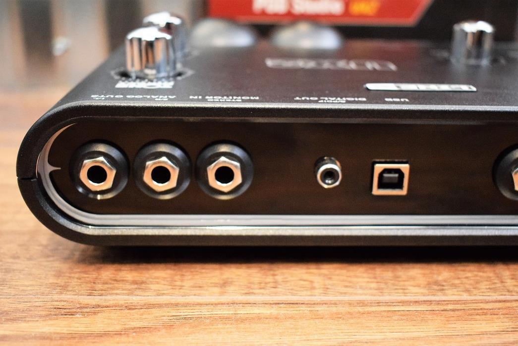 Line 6 POD Studio UX2 2 Channel Guitar Vocal USB Audio Recording Interface Open Box