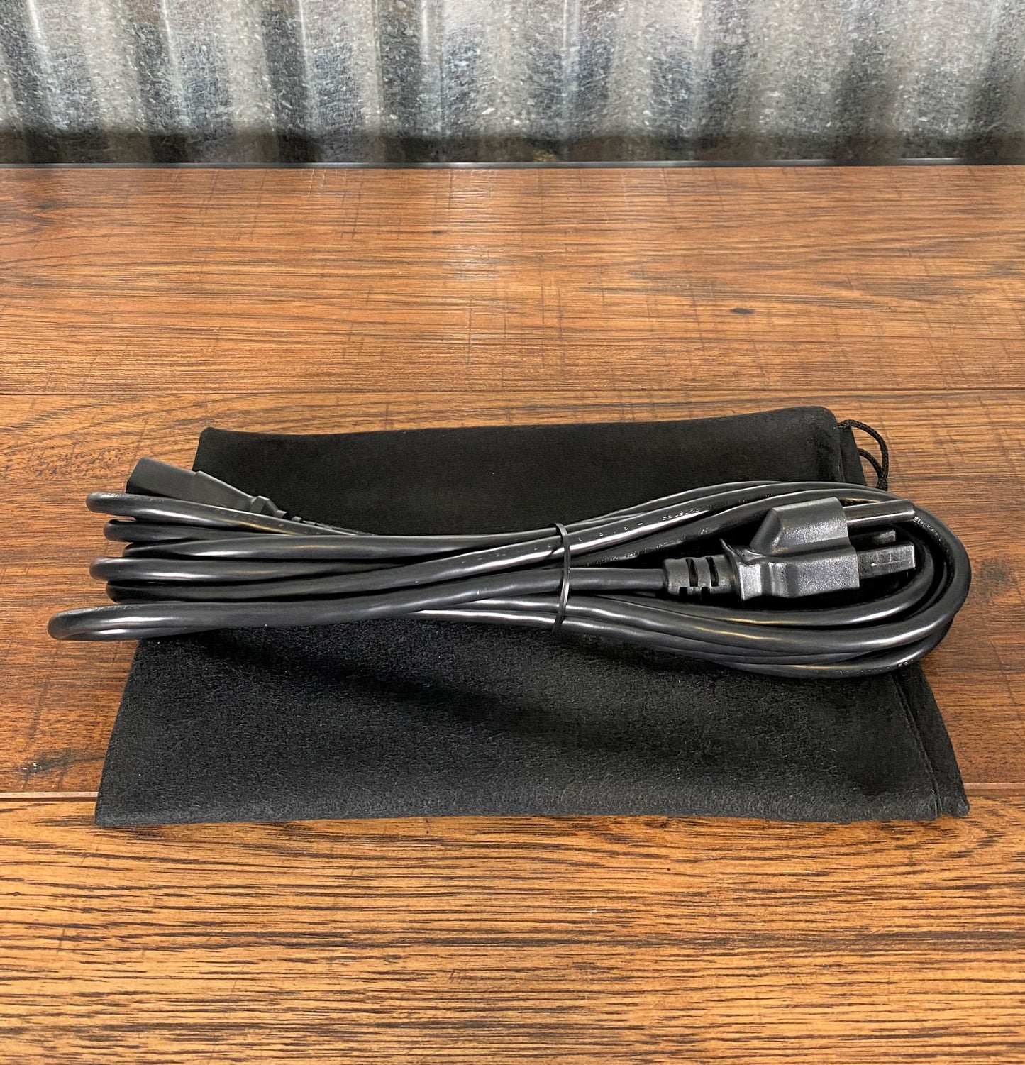 Phil Jones Bass BP- 800 800 Watt Solid State Digital Bass Amplifier Head