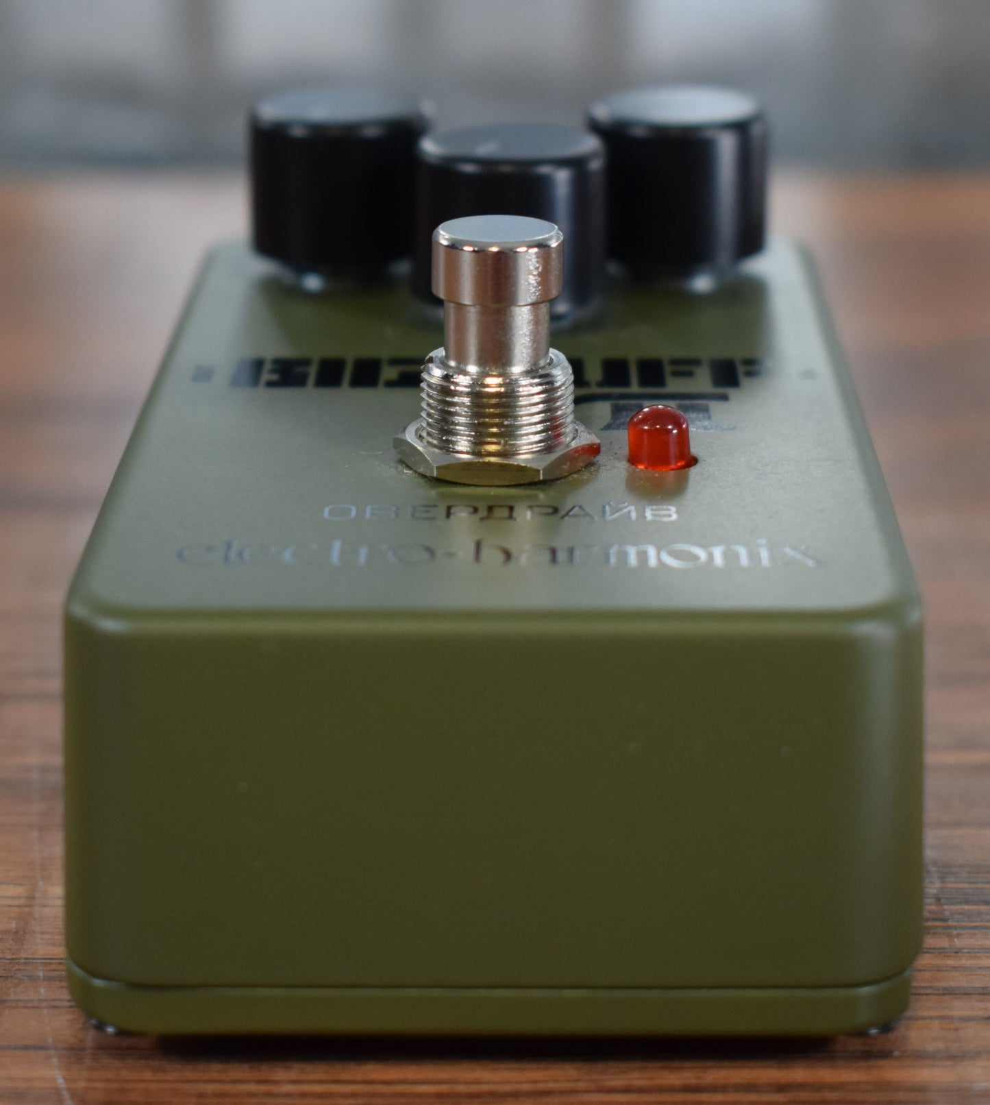 Electro-Harmonix EHX Green Russian Big Muff Distortion Sustainer Guitar & Bass Effect Pedal Used