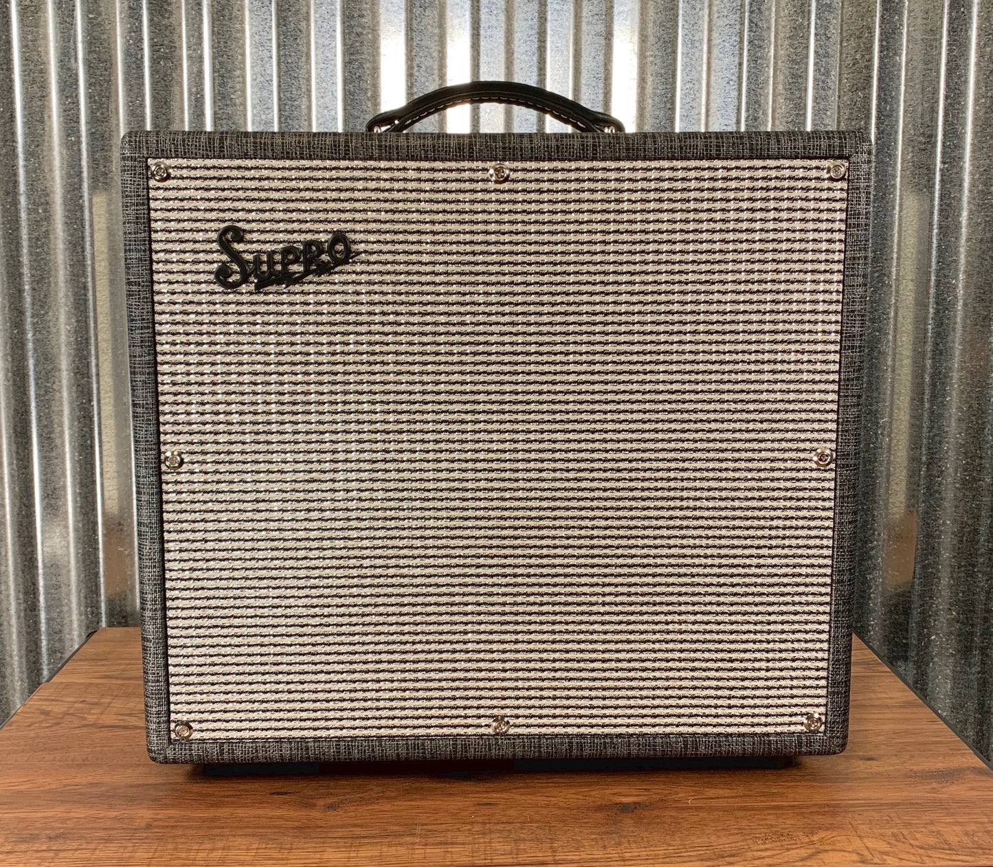 Supro 1695T Black Magick 25 Watt 1 x 12" All Tube Guitar Amplifier Combo
