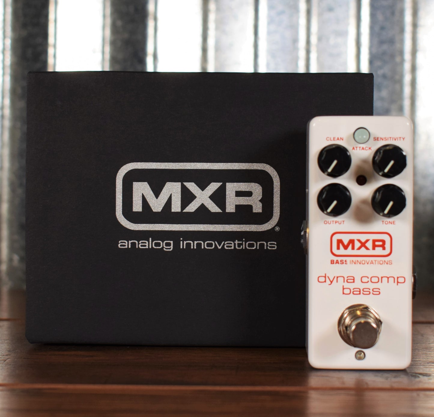 Dunlop MXR M282 Dyna Comp Mini Bass Compressor Effect Pedal Demo