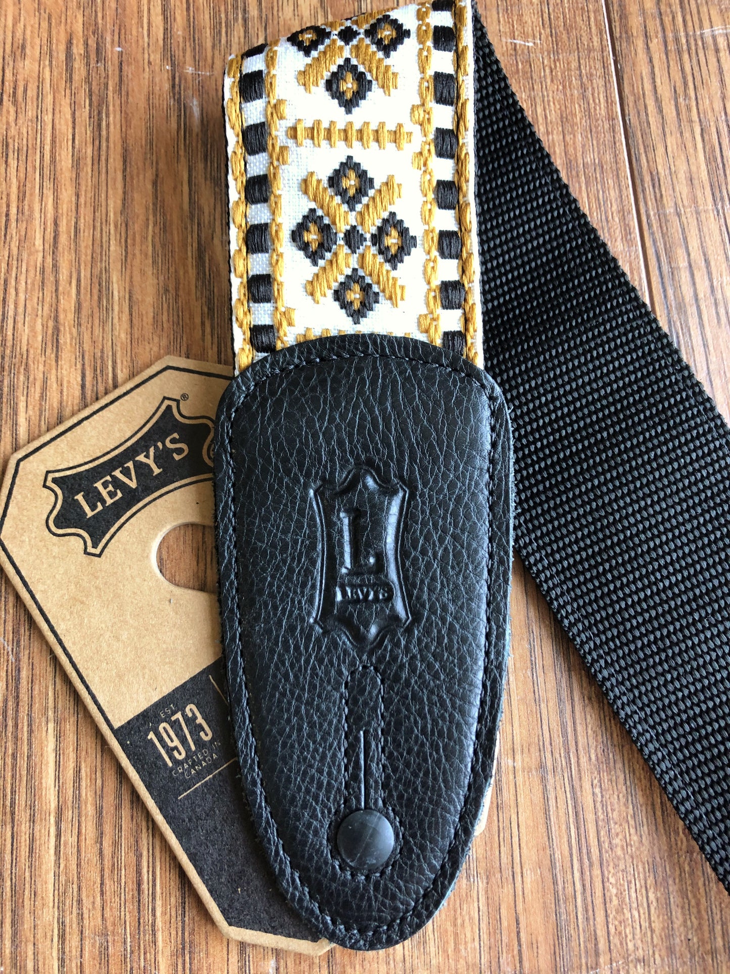 Levy's M8HT-07 2" Hootenanny Jacquard Poly Adjustable Guitar & Bass Strap White Black