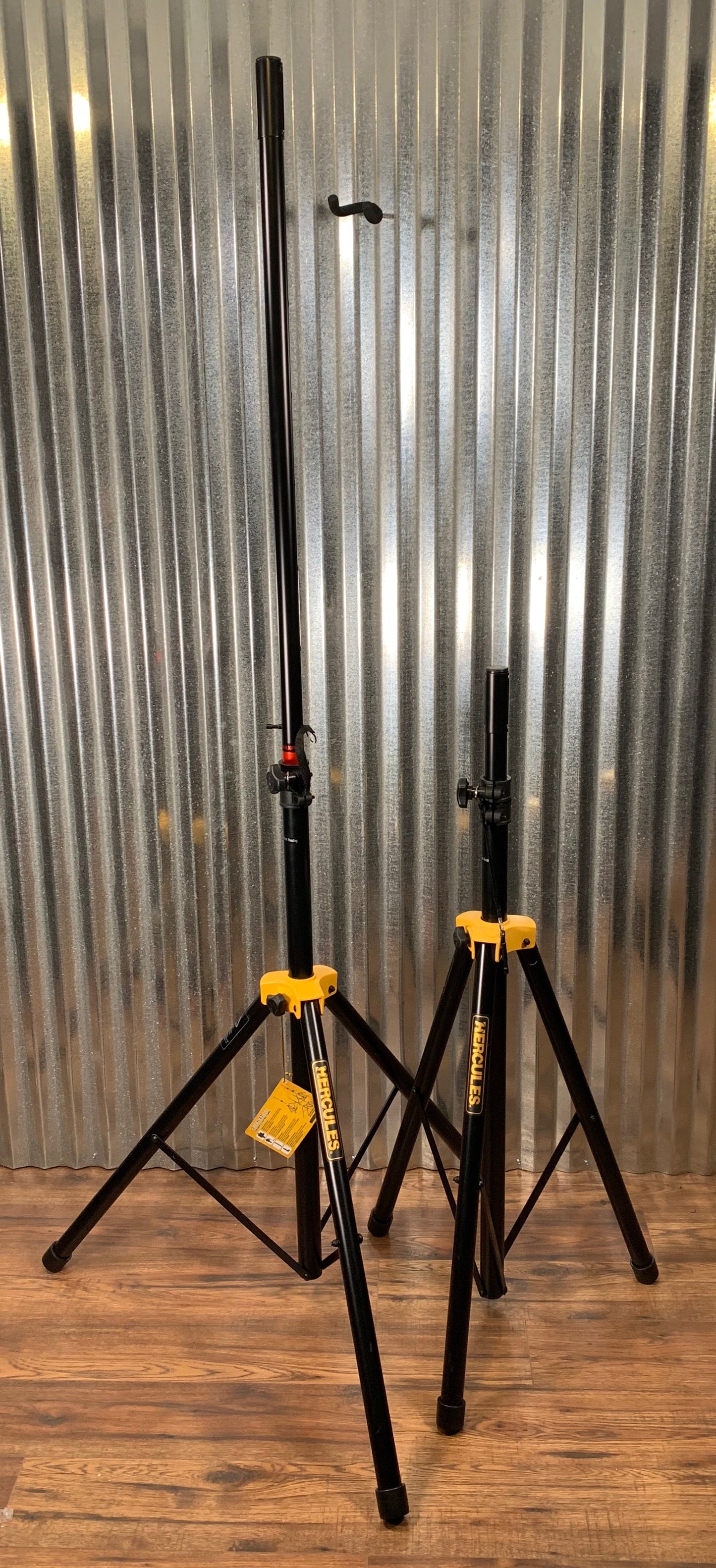 Hercules SS200BB Speaker Stand Pair Black #2 Used