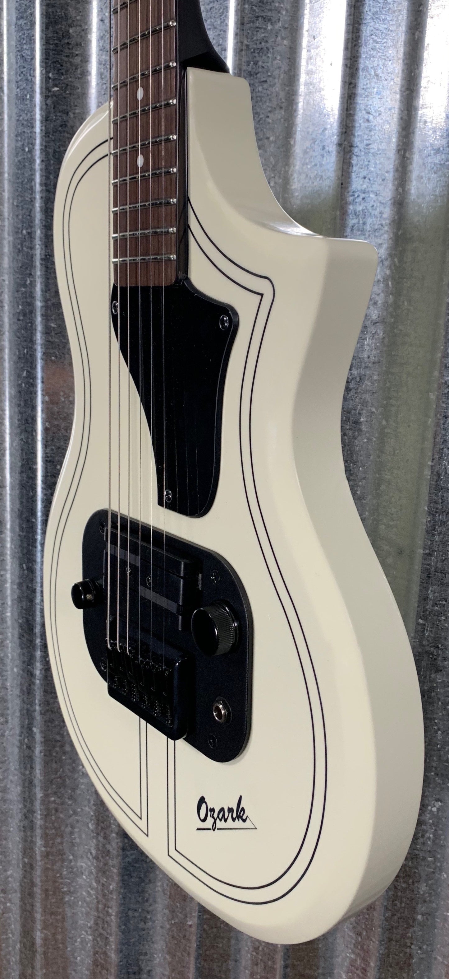 Supro 1261AW Ozark Antique White Guitar & Bag #155 Demo
