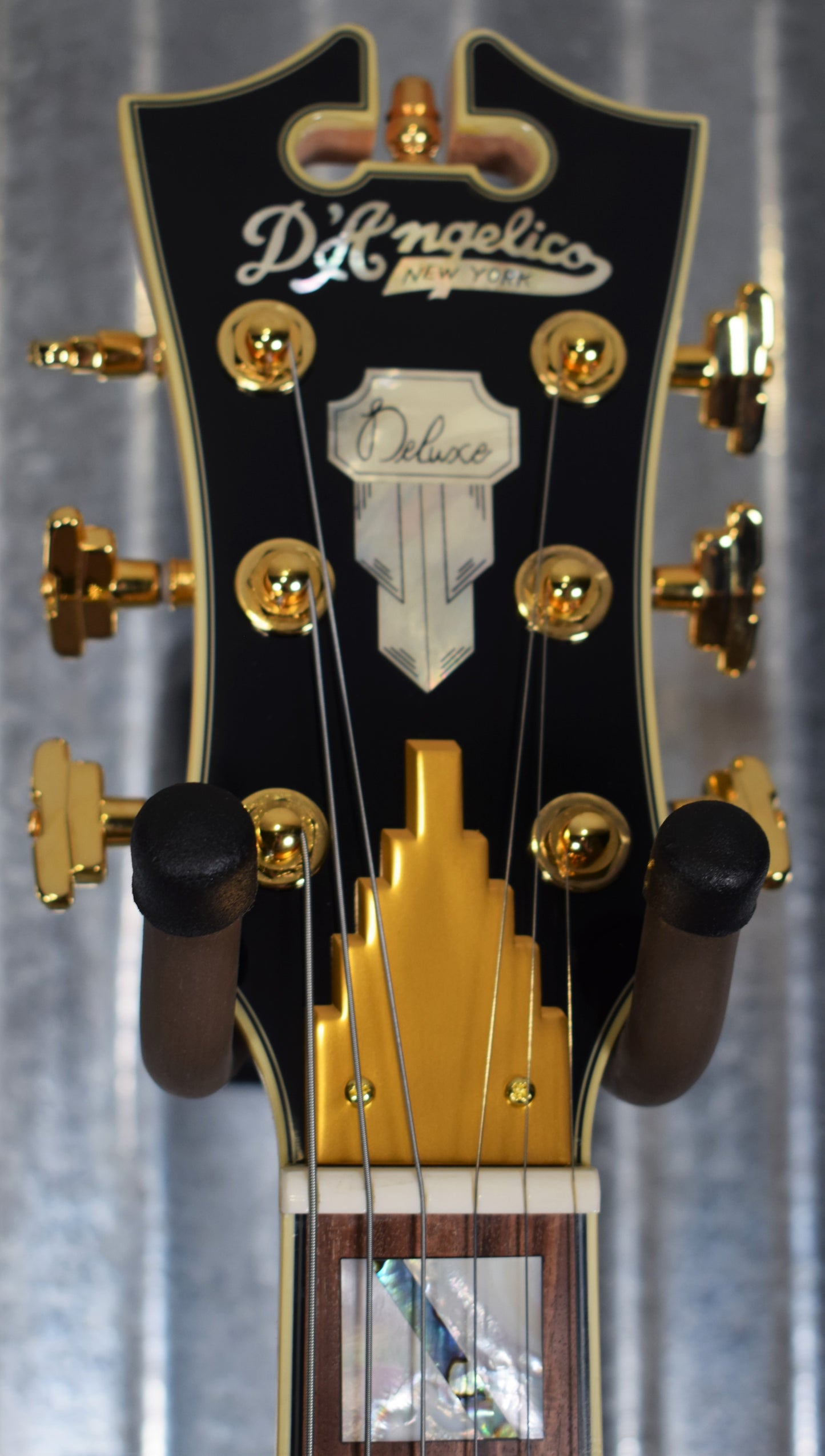 D'Angelico Deluxe Bedford Offset Vintage White Guitar & Case #0334
