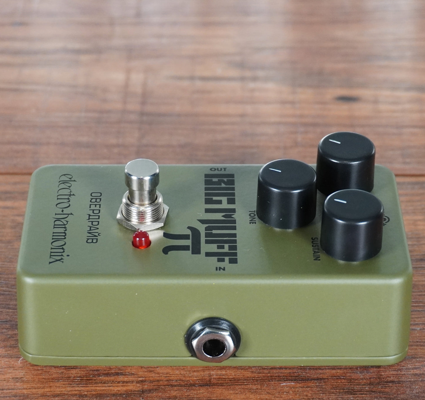 Electro-Harmonix EHX Green Russian Big Muff Distortion Sustainer Guitar & Bass Effect Pedal