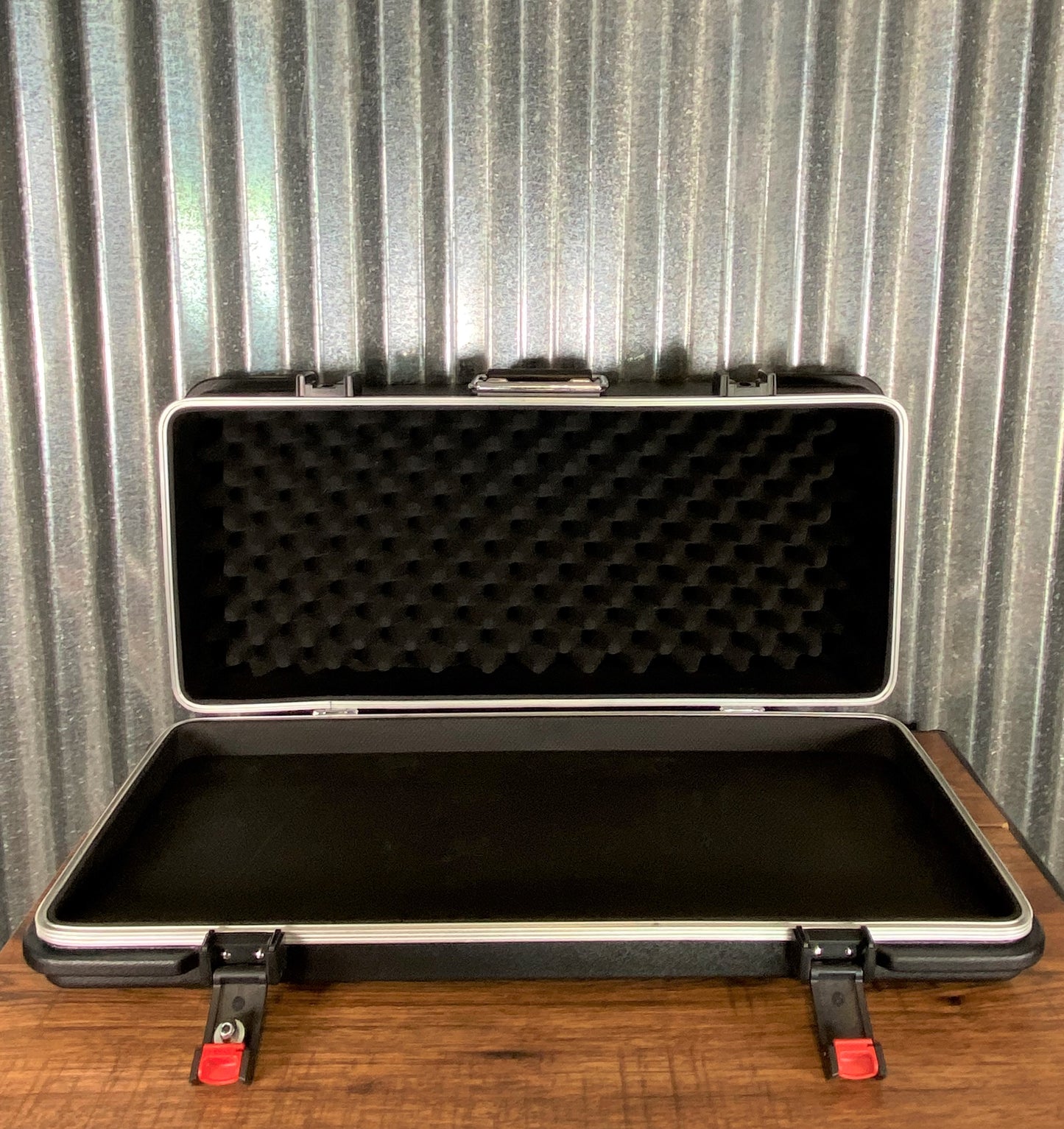 Warwick Rockboard Tres 3.2 A Guitar Effect Pedalboard & ABS Hard Case Demo
