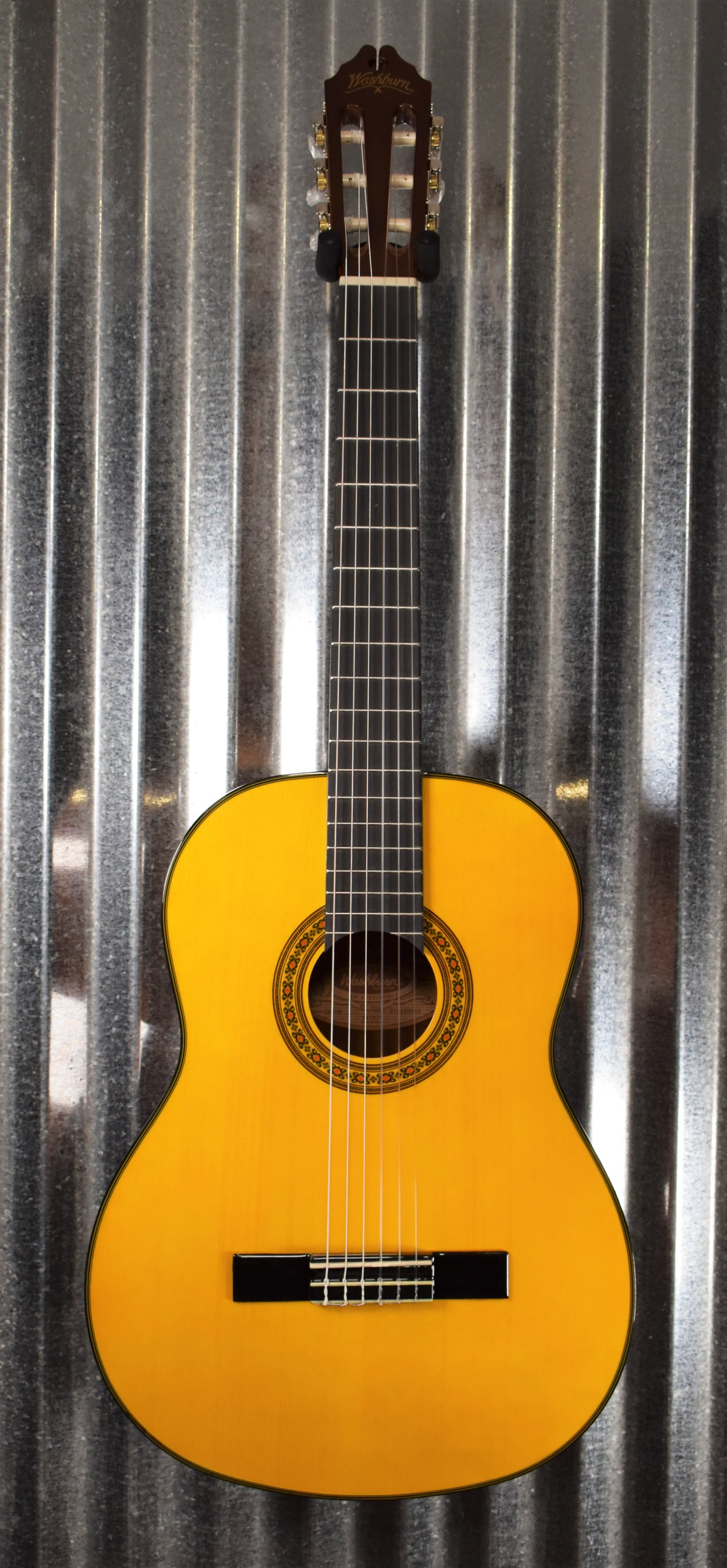 Washburn Guitars C40 Classical Nylon String Guitar & Bag #0043