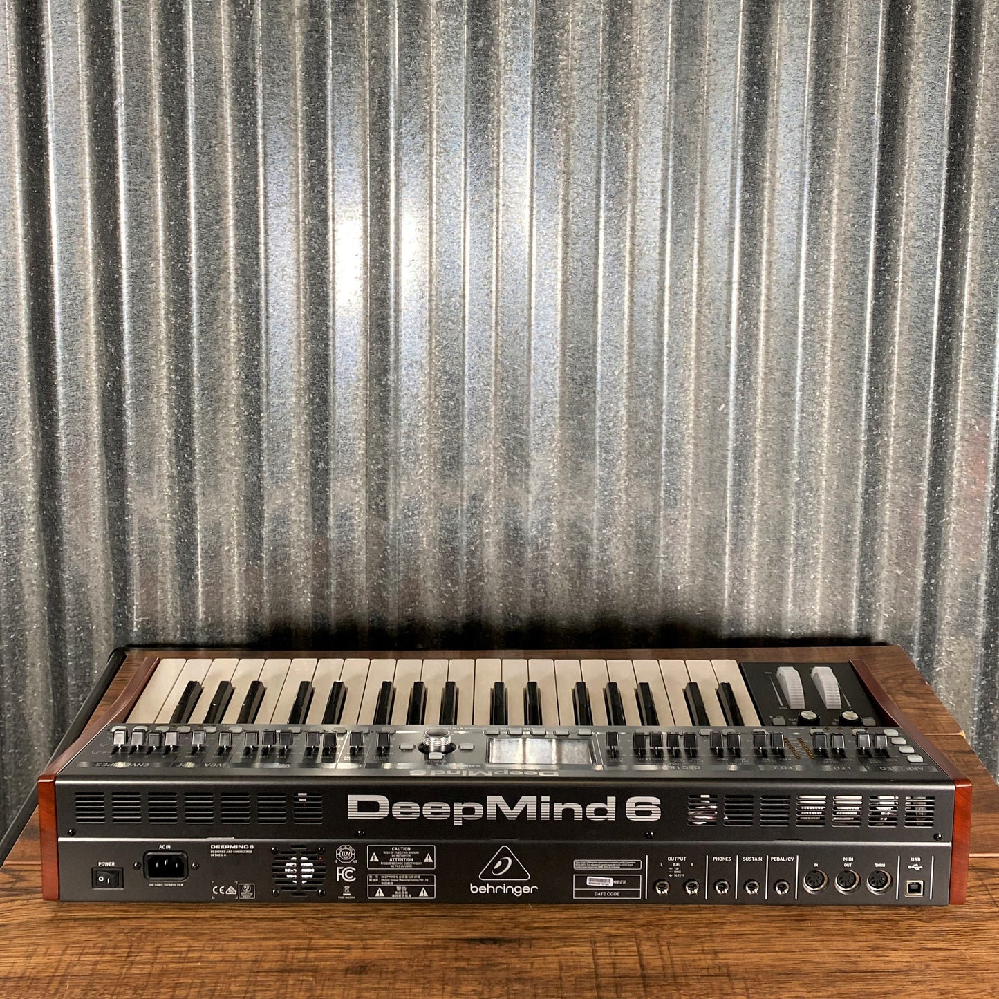 Behringer Deepmind 6 Voice Polyphonic Keyboard Synthesizer Used