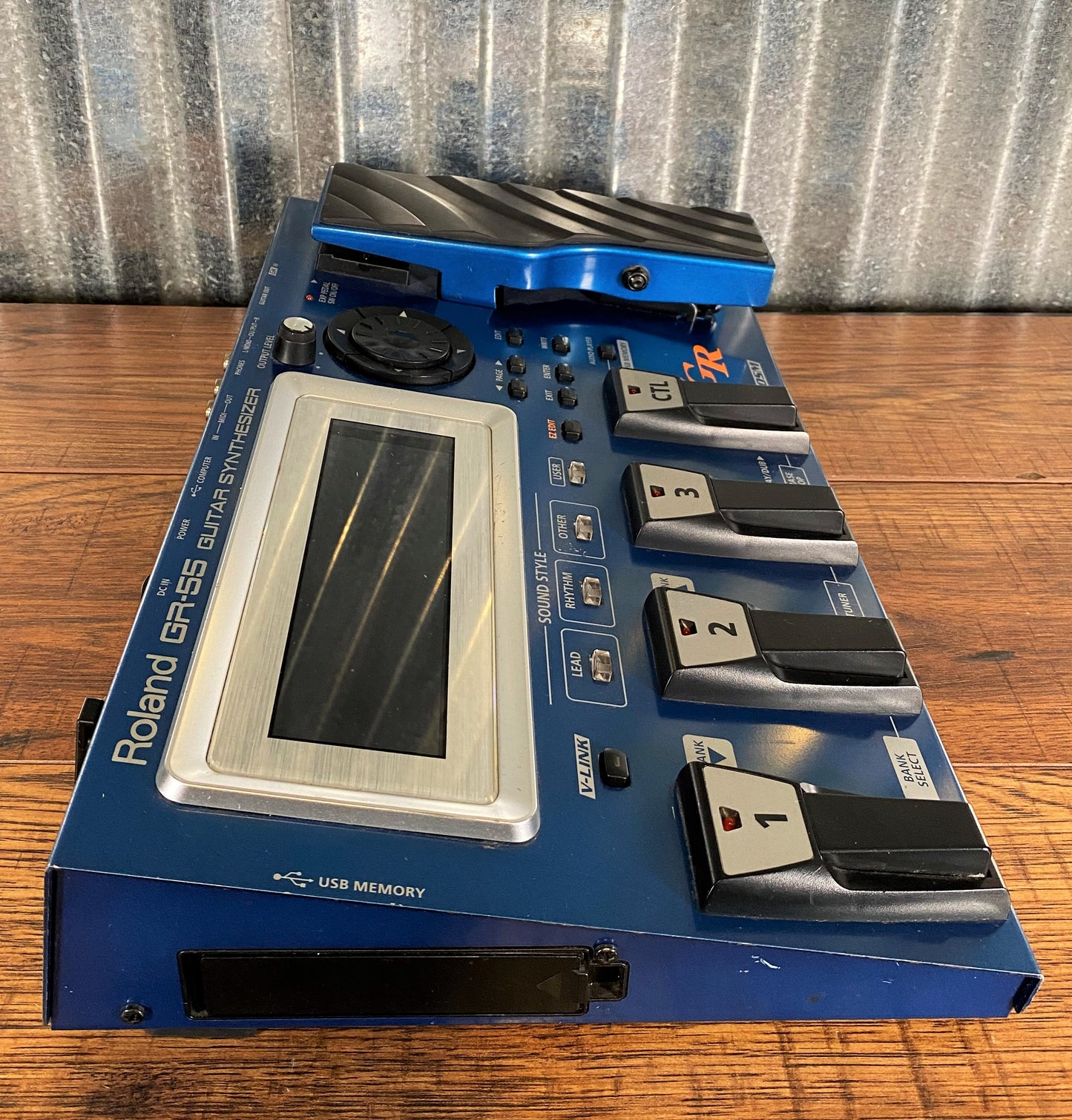 Roland GR-55 Guitar Synthesizer Effect Pedal Blue Used