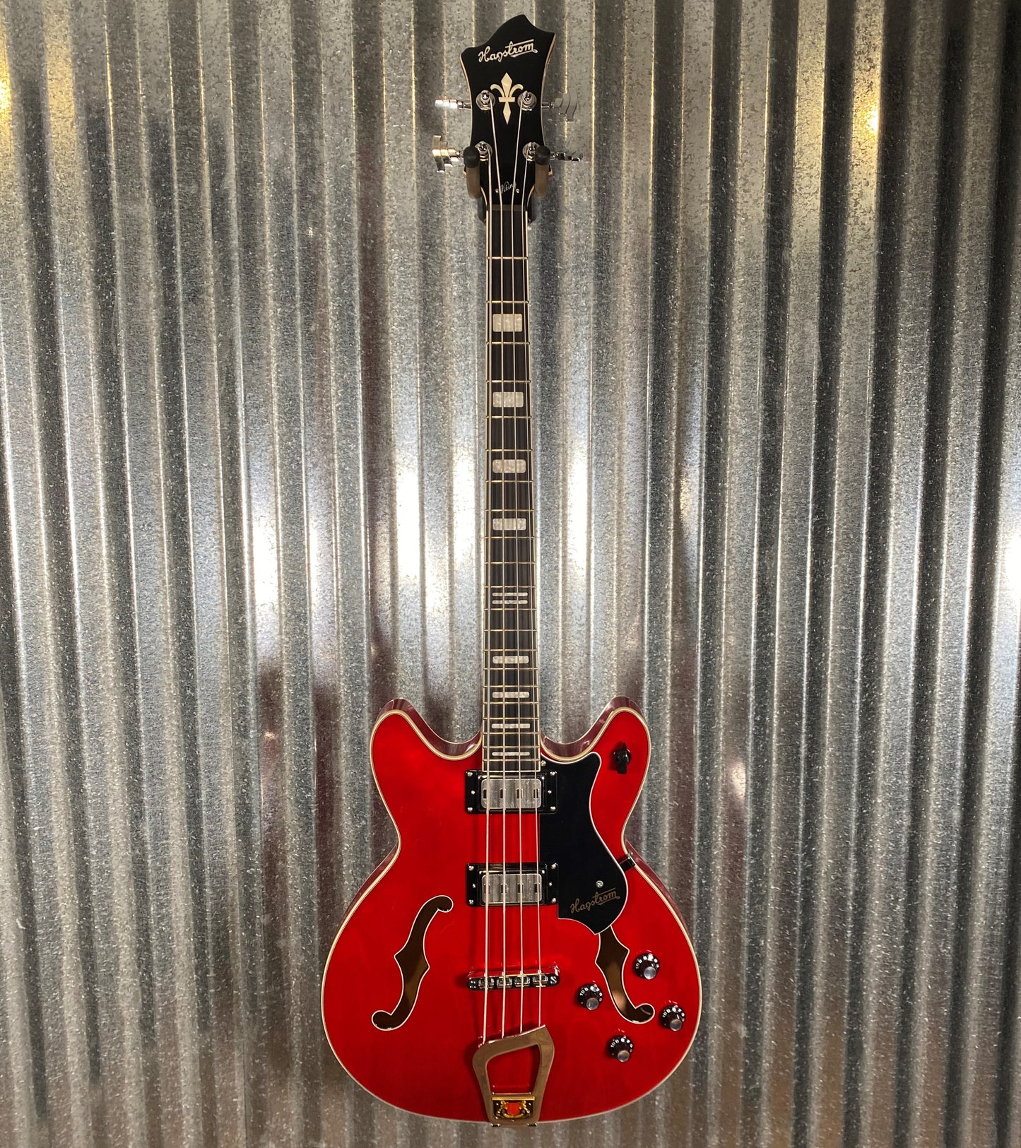 Hagstrom VIKB-WCT Viking 4 String Semi Hollow Short Scale Bass Wild Cherry Transparent #0801