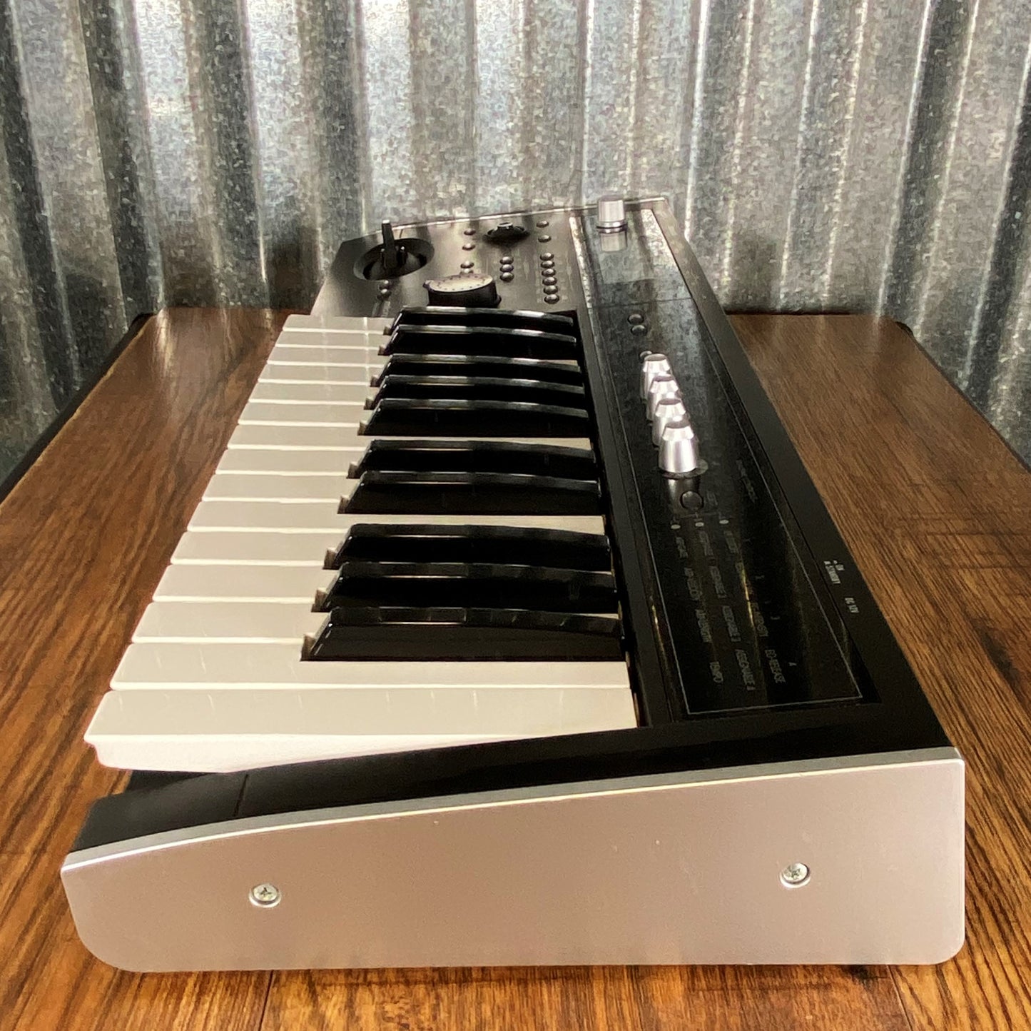 Korg MicroX 25 Key Tabletop Synthesizer Controller & Case Used