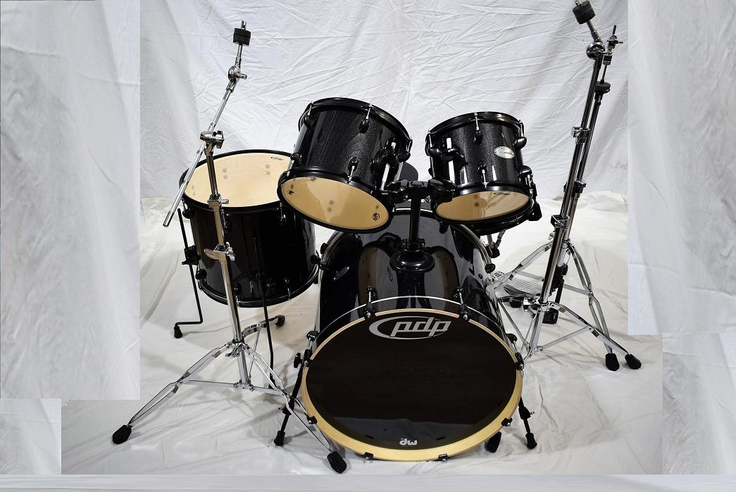 DW Pacific Drums Mainstage Black Metallic 5 Piece Drum Kit & Stands & Throne