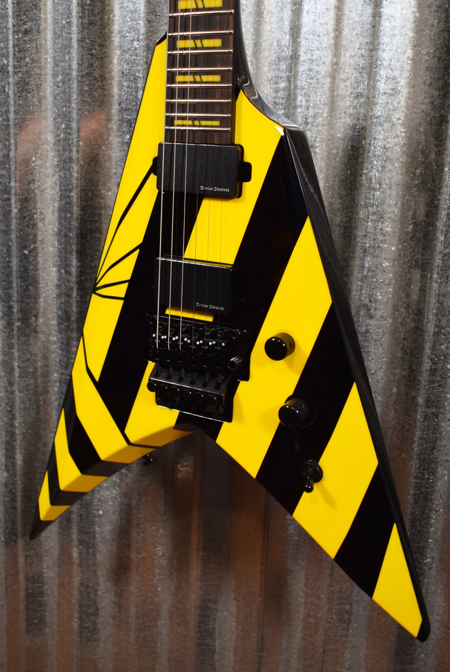 Washburn Parallax V260FR Michael Sweet V Black Yellow Stryper Guitar & Bag #0489