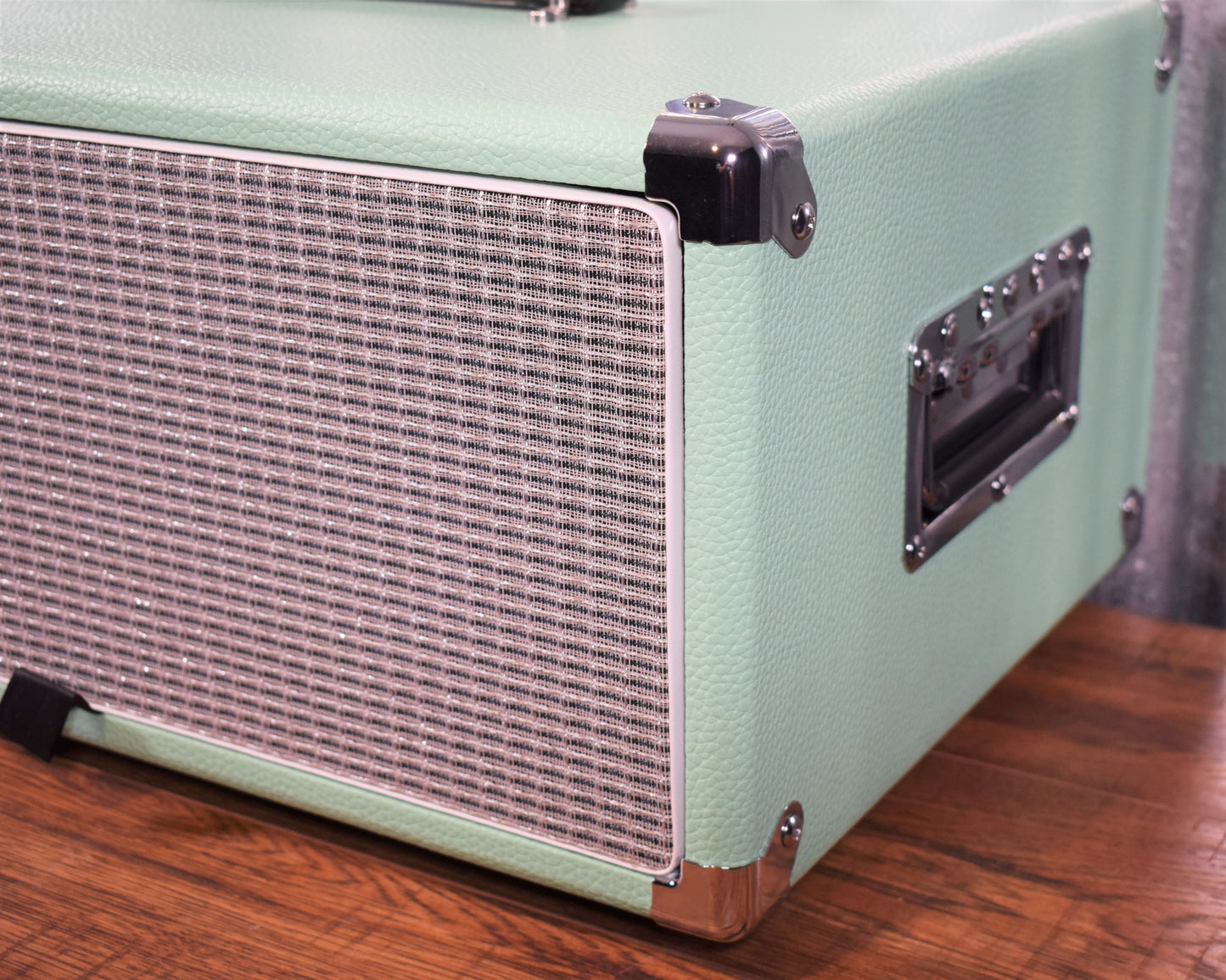 Gator Cases GR-RETRORACK-4SG 4 Space Guitar & Bass Amplifier/Effects Rack Case Seafoam Green