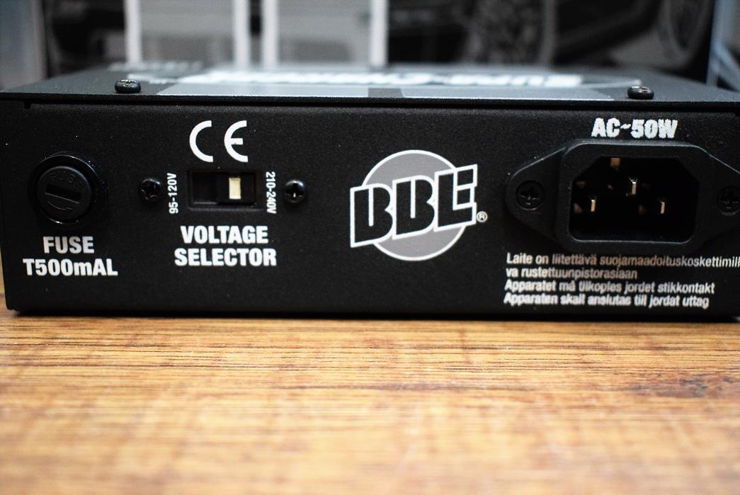 BBE Supa Charger High Performance Universal Effect Pedalboard Power Supply & Cables