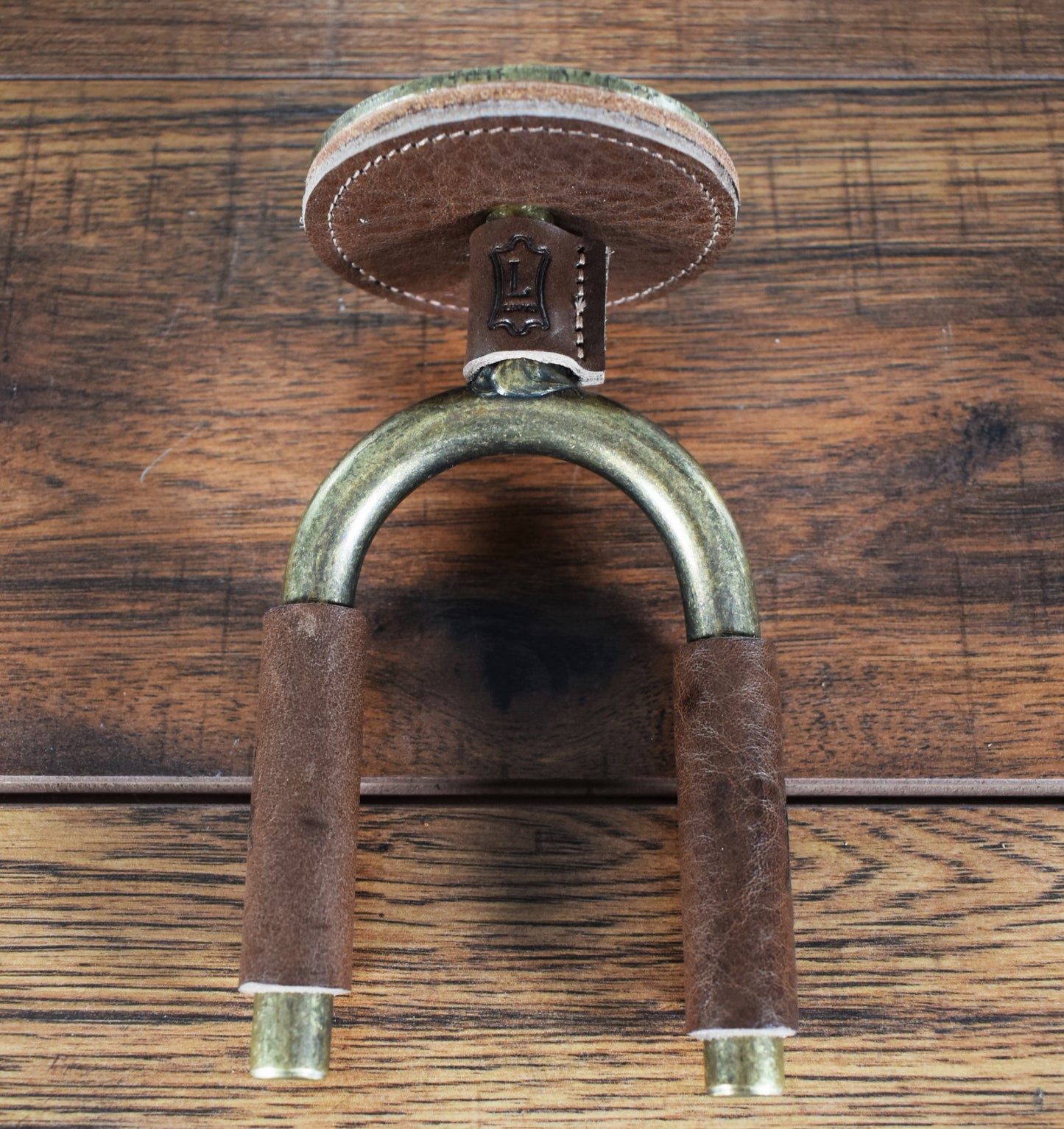 Levy's LVY-FGHNGR-BRBN Guitar Wall Hanger Brass Brown Leather