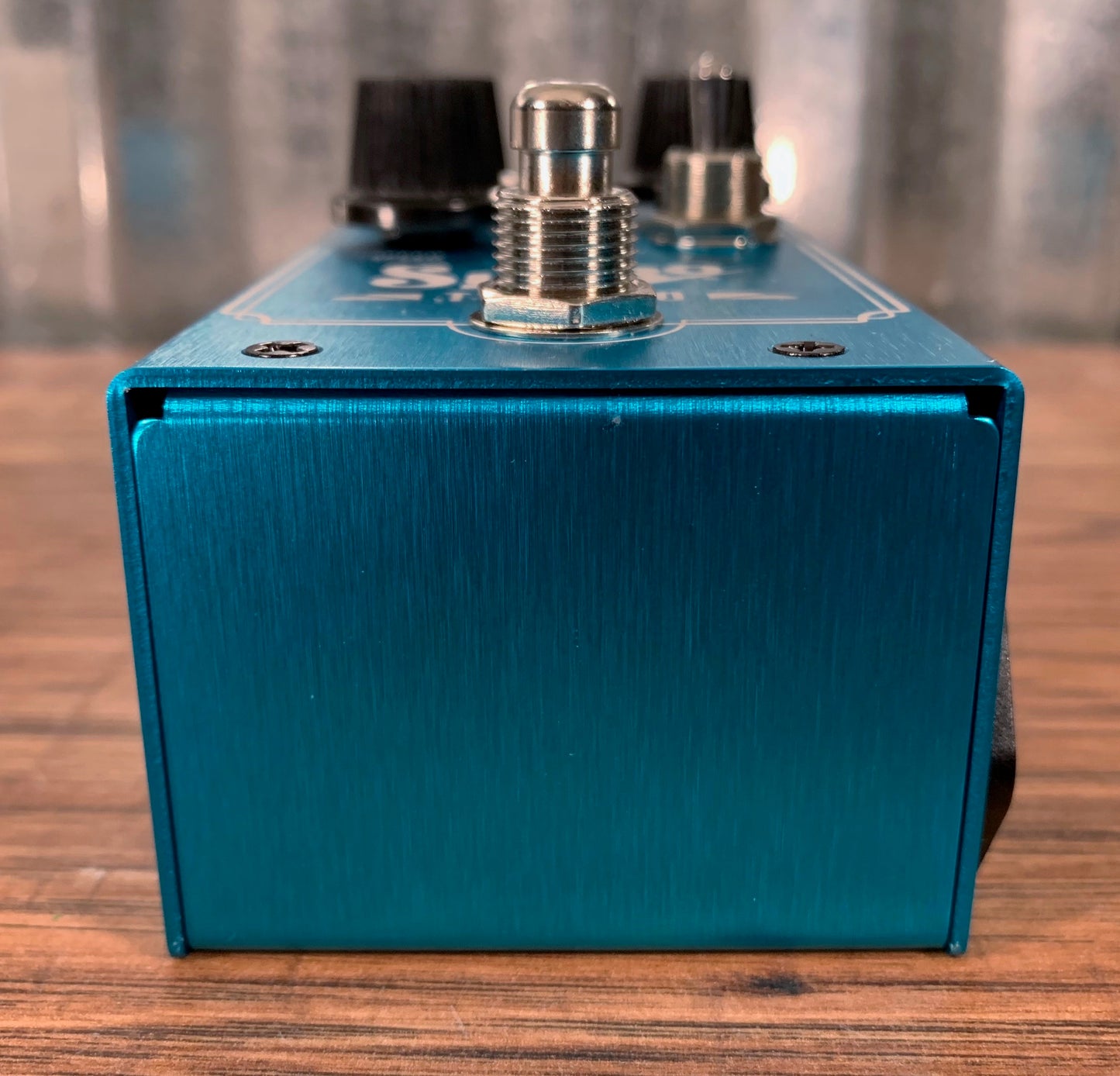 Supro USA 1310 Tremolo Tube Emulated Guitar Effect Pedal Demo