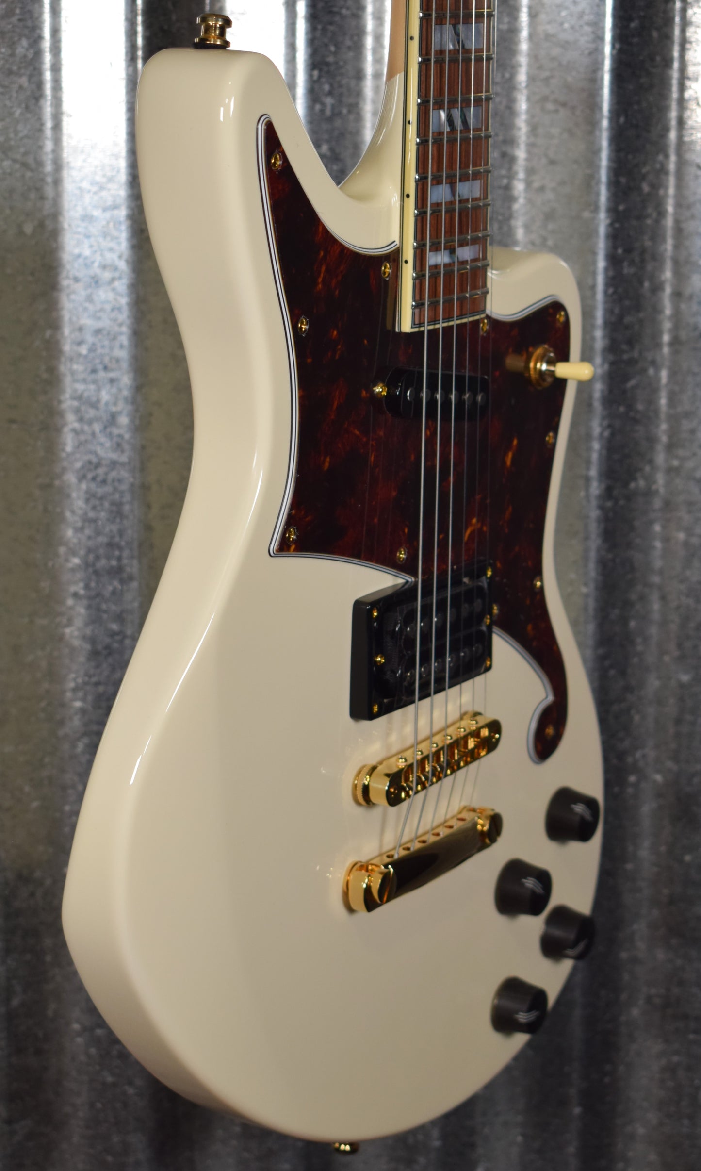 D'Angelico Deluxe Bedford Offset Vintage White Guitar & Case #0334