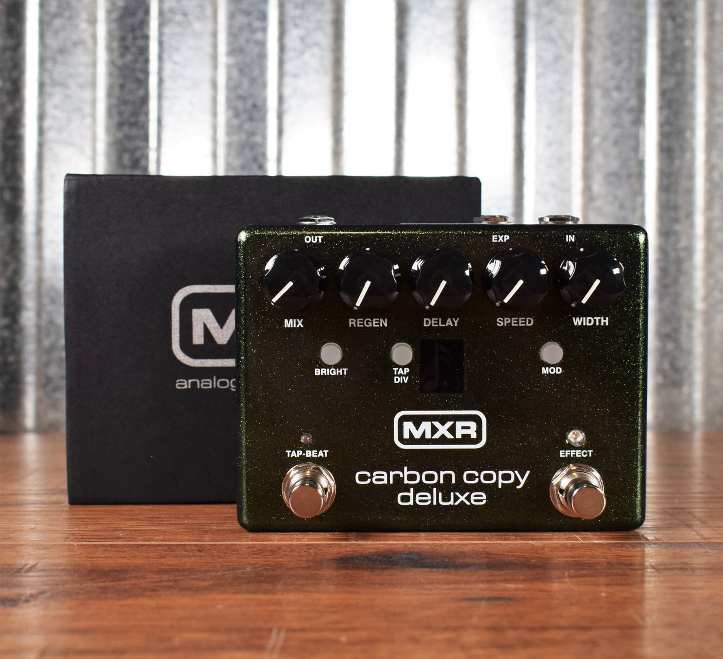 Dunlop MXR M292 Carbon Copy Deluxe Programmable Analog Delay Guitar Effect Pedal Demo