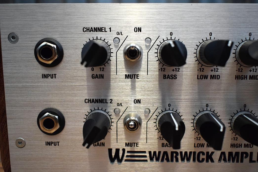 Warwick LWA 1000 Watt 2 Channel Bass Amplifier Head LWA1000 Silver B Stock