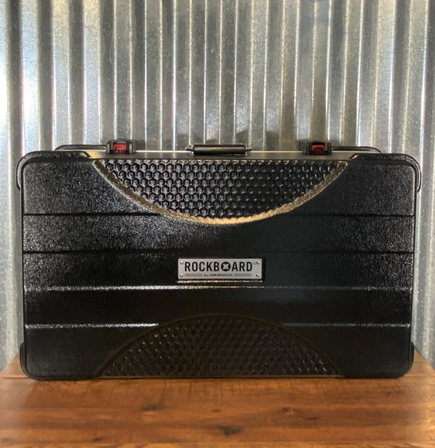 Warwick Rockboard Quad 4.2 A Guitar Effect Pedalboard & ABS Case Demo