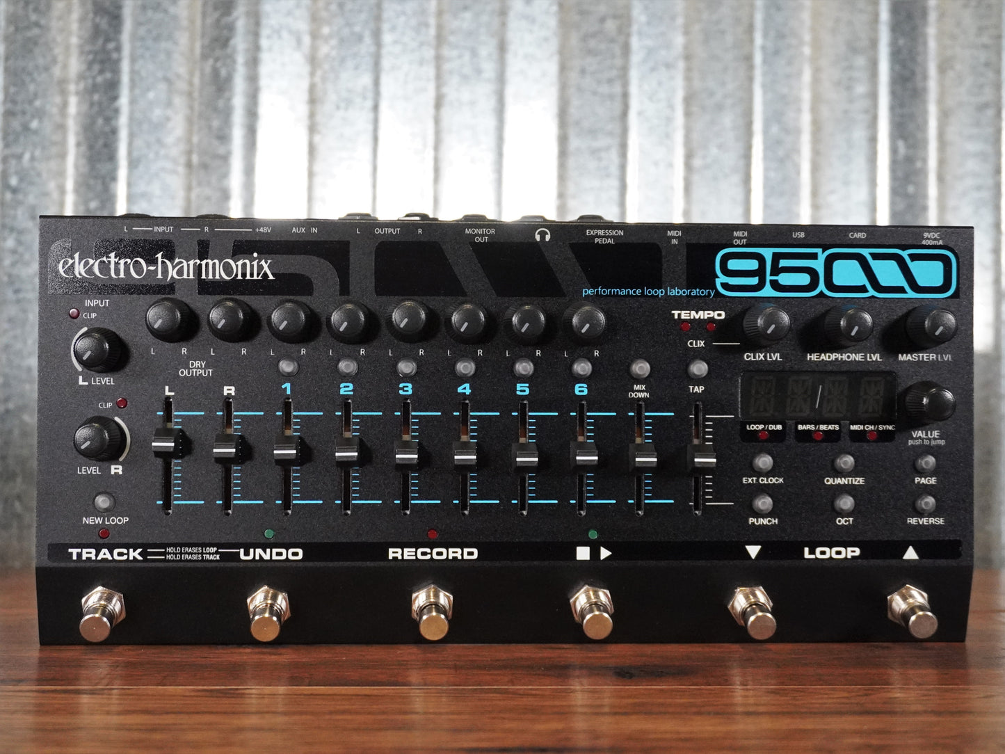 Electro-Harmonix EHX 95000 Performance Super Looper Guitar Bass Vocal Effect Pedal Demo