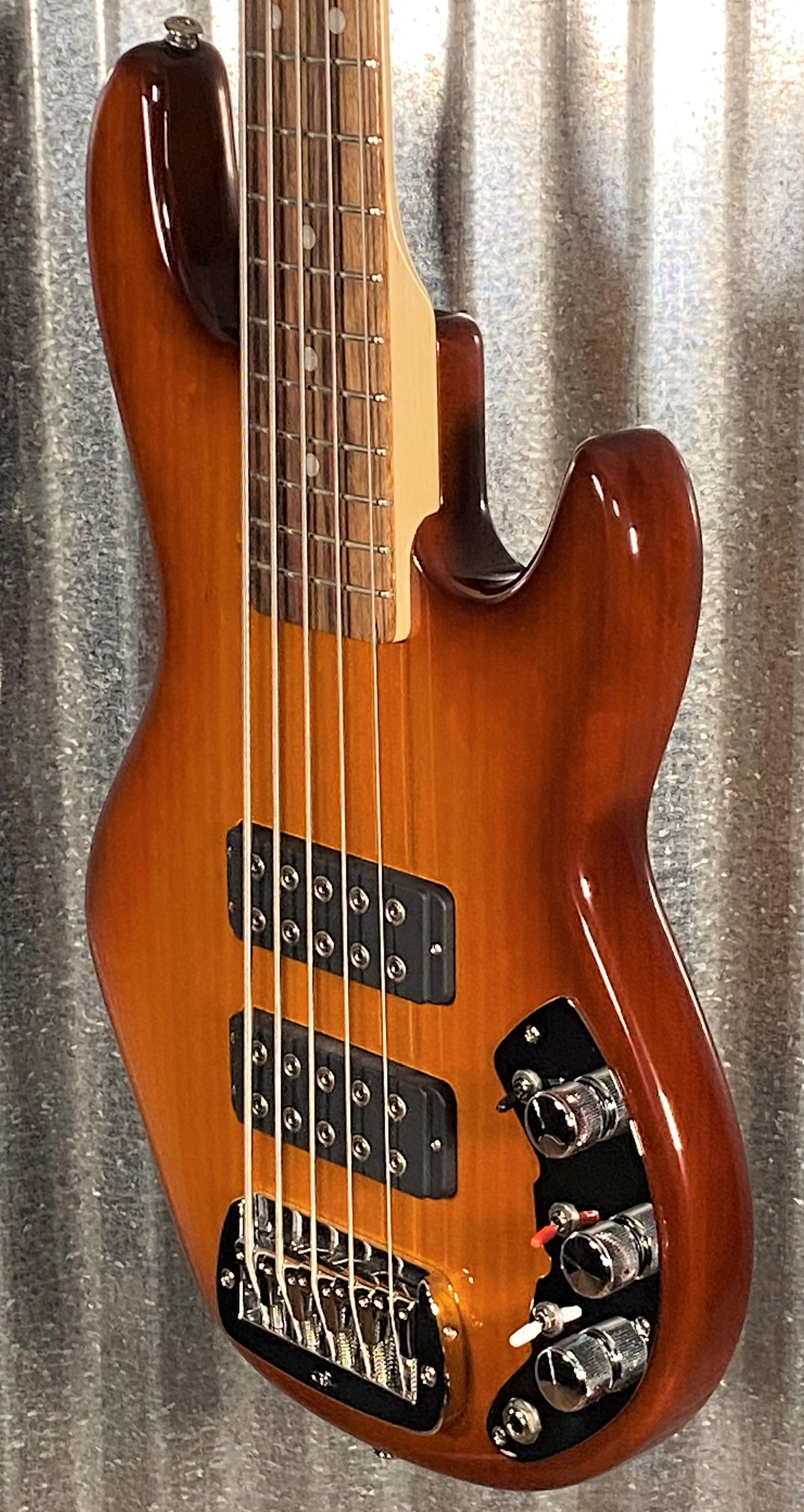 G&L USA CLF L-2500 S750 Old School Tobacco Sunburst 5 String Bass & Case #4168