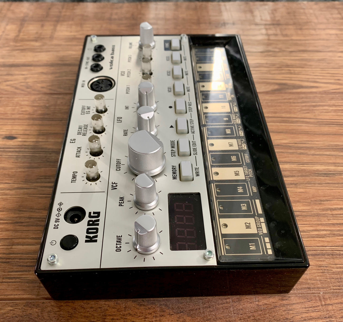 Korg Volca Bass Tabletop Analog Bass Machine Synthesizer Used