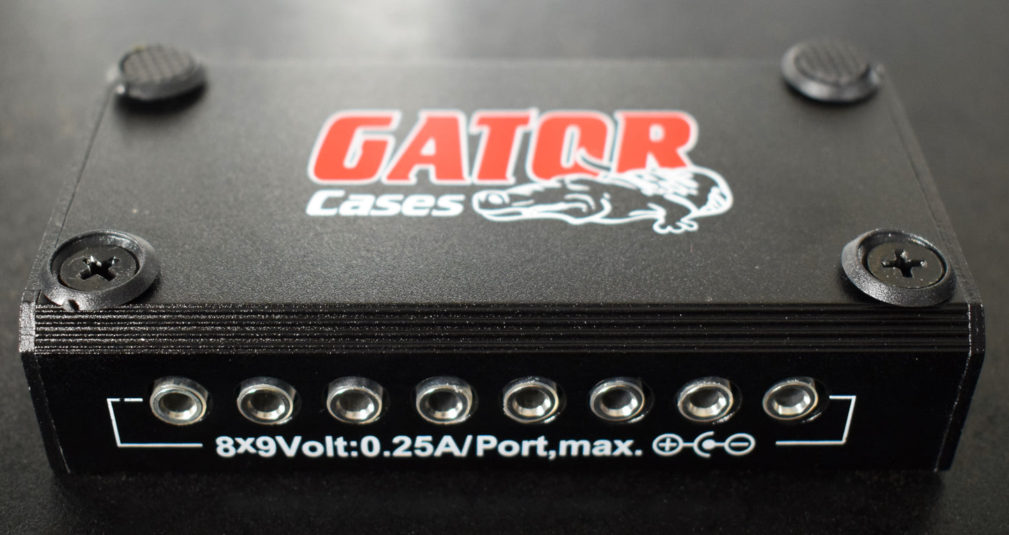 Gator GPT-PRO-PWR G-Bus 8 Powered Guitar Effect Pedalboard & Bag