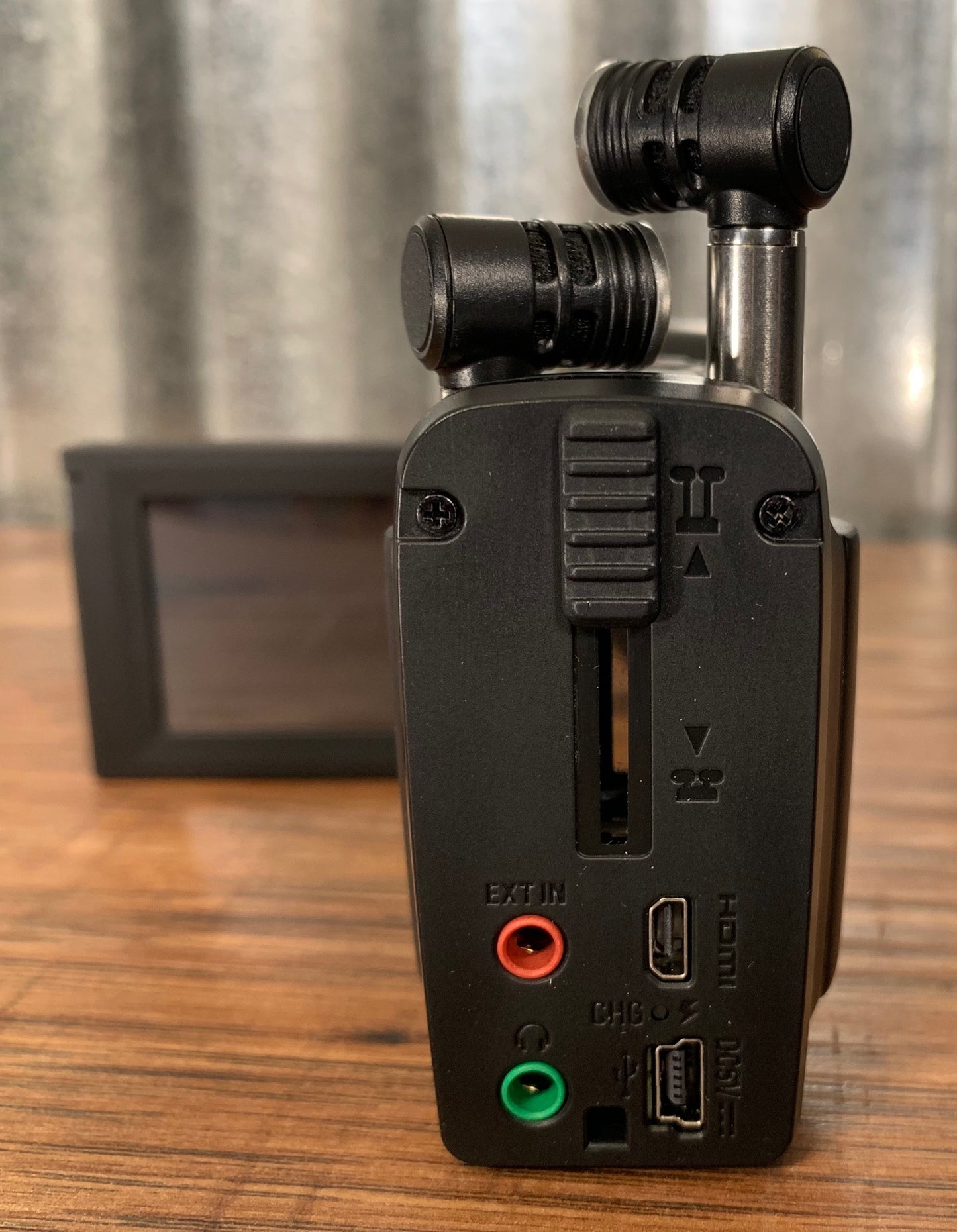 Zoom Q4n HD Handy Video Camera & Stereo Audio Recorder