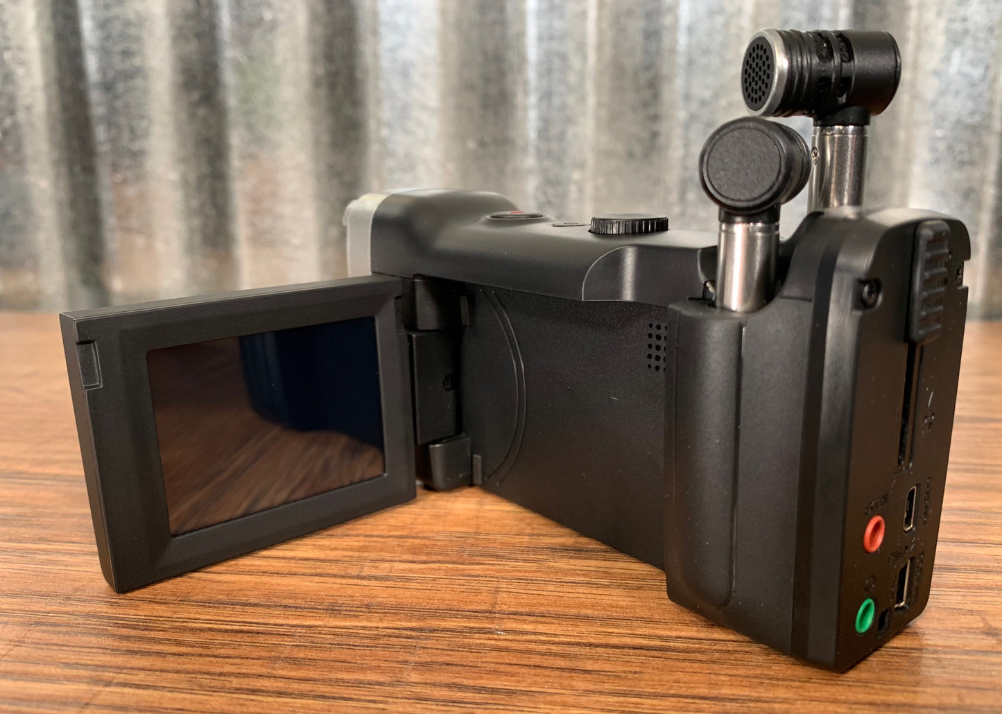 Zoom Q4n HD Handy Video Camera & Stereo Audio Recorder
