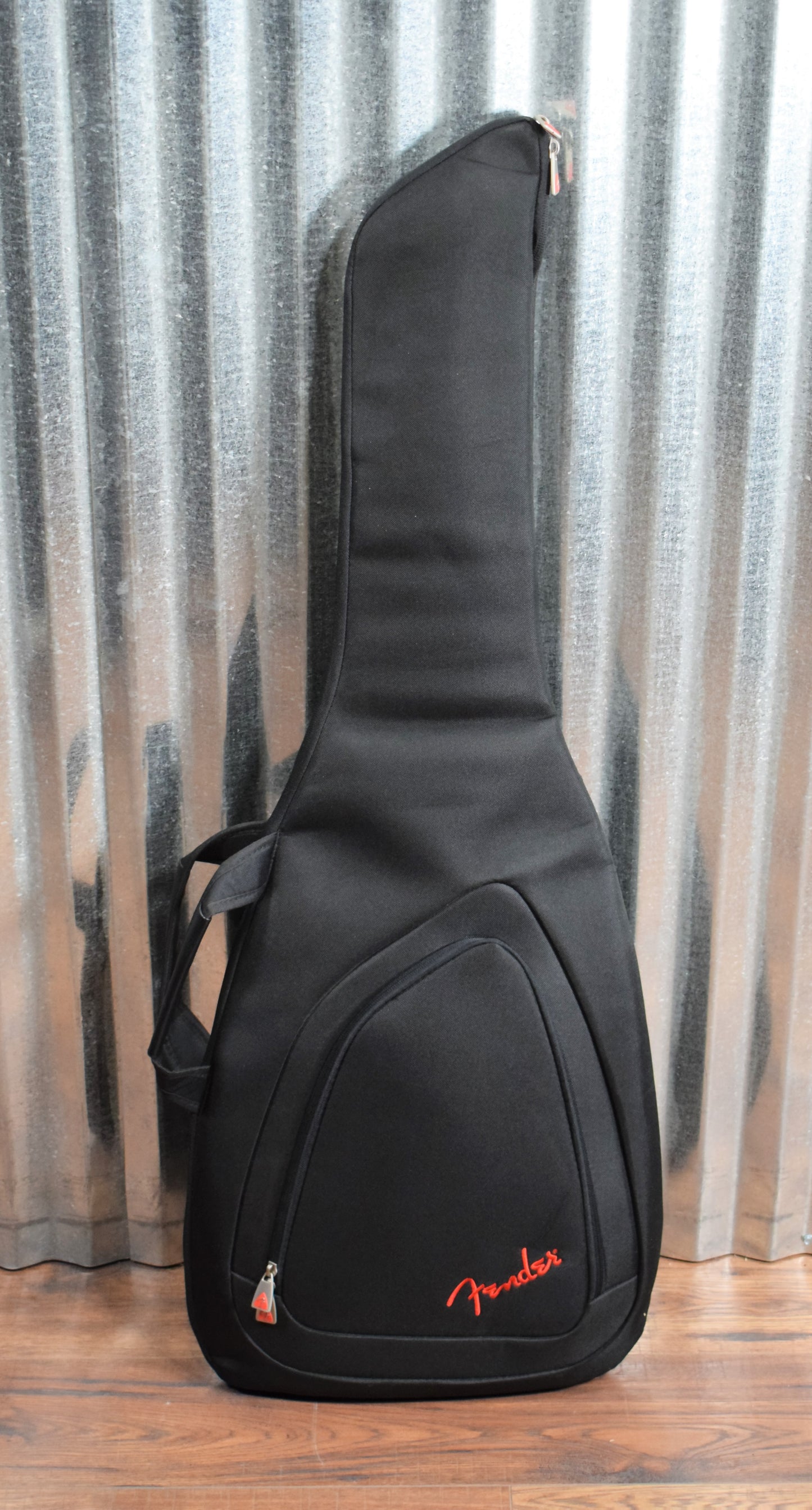 Fender FE610 Denier Polyester Padded Electric Guitar Gig Bag Black Used