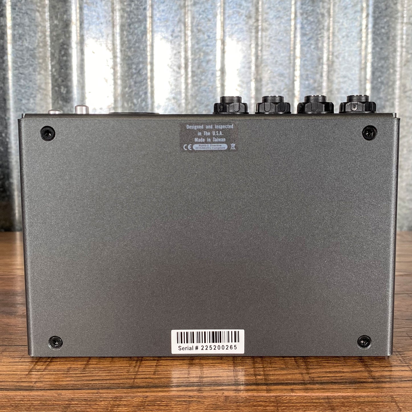 Genzler Amplification Magellan Pre Preamp Direct Out EQ Bass Effect Pedal