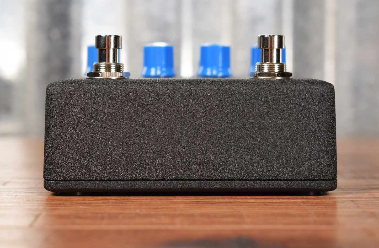 NUX NBP-5 Melvin Lee Davis Bass Preamp DI Cabinet Emulation & Tone Editing Effect Pedal