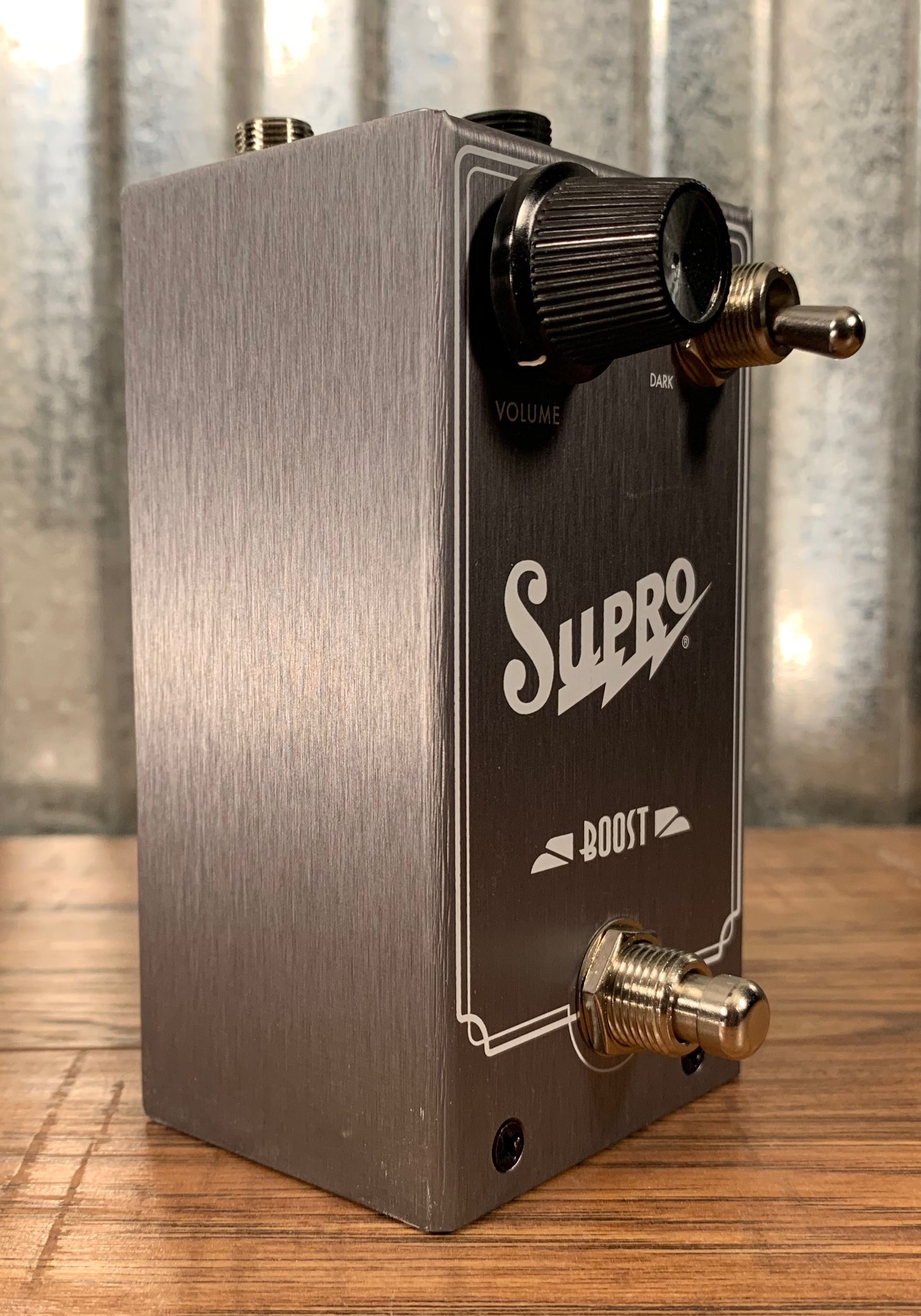 Supro USA 1303 Boost 20db J-Fet Design Guitar Bass Effects Pedal Demo