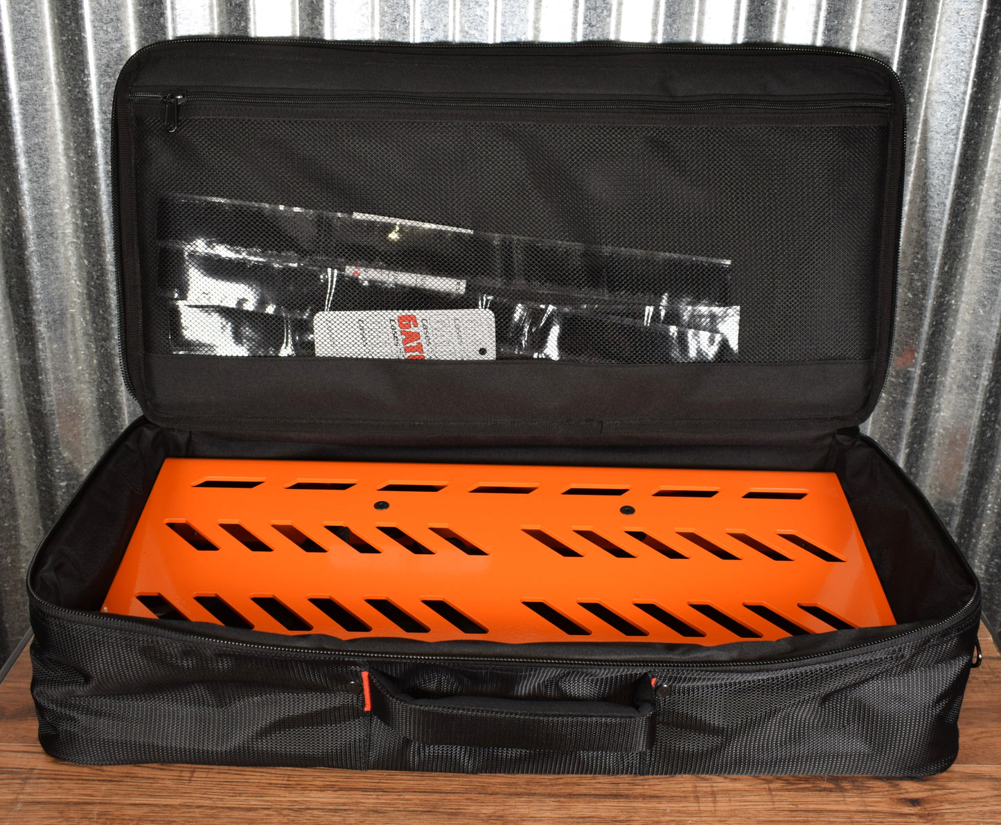 Gator GPB-BAK-OR Aluminum Guitar Effect Pedalboard & Bag Orange