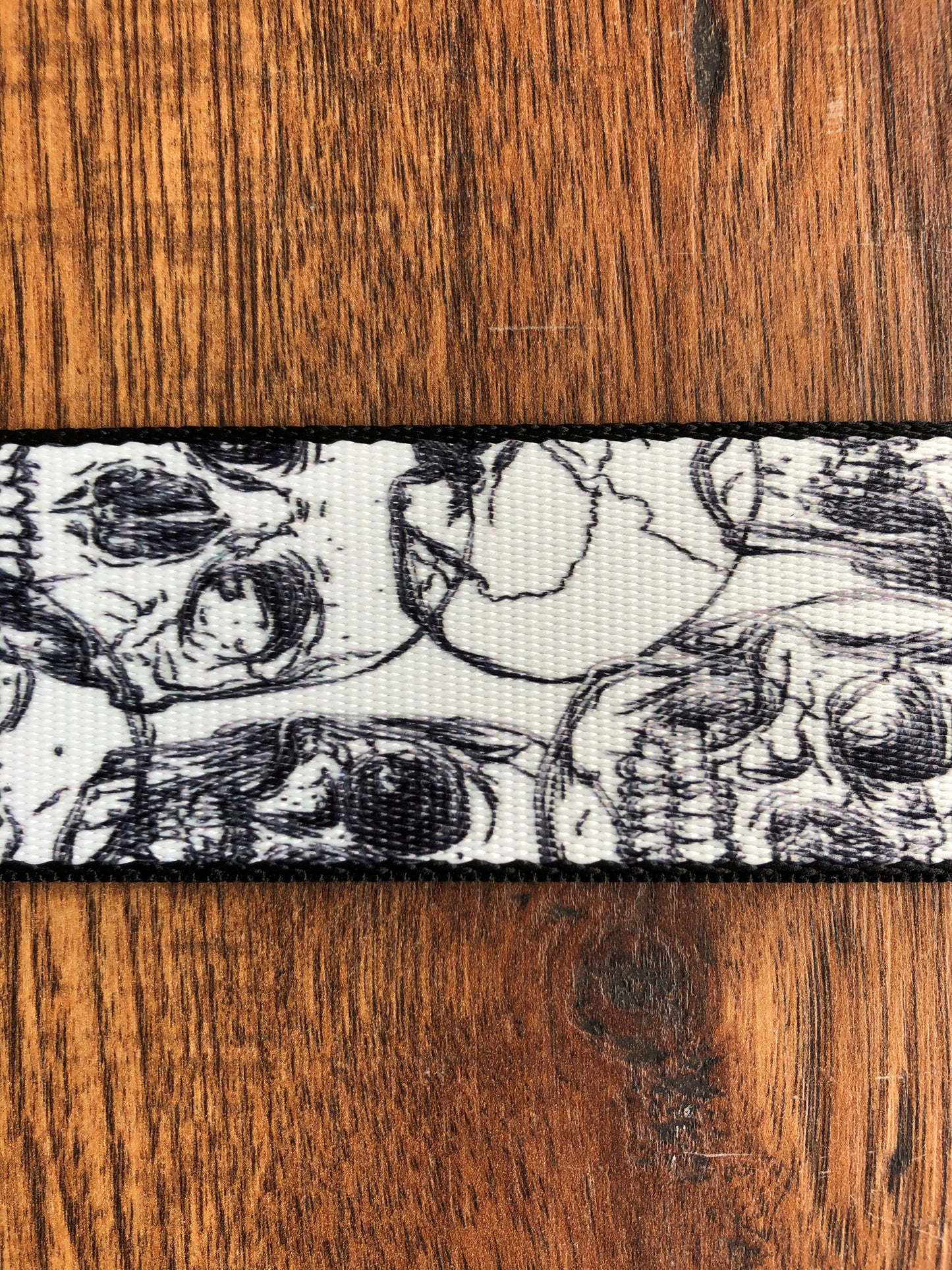 Levy's MPD2-048 2" Adjustable Print Poly Guitar & Bass Strap Skulls White