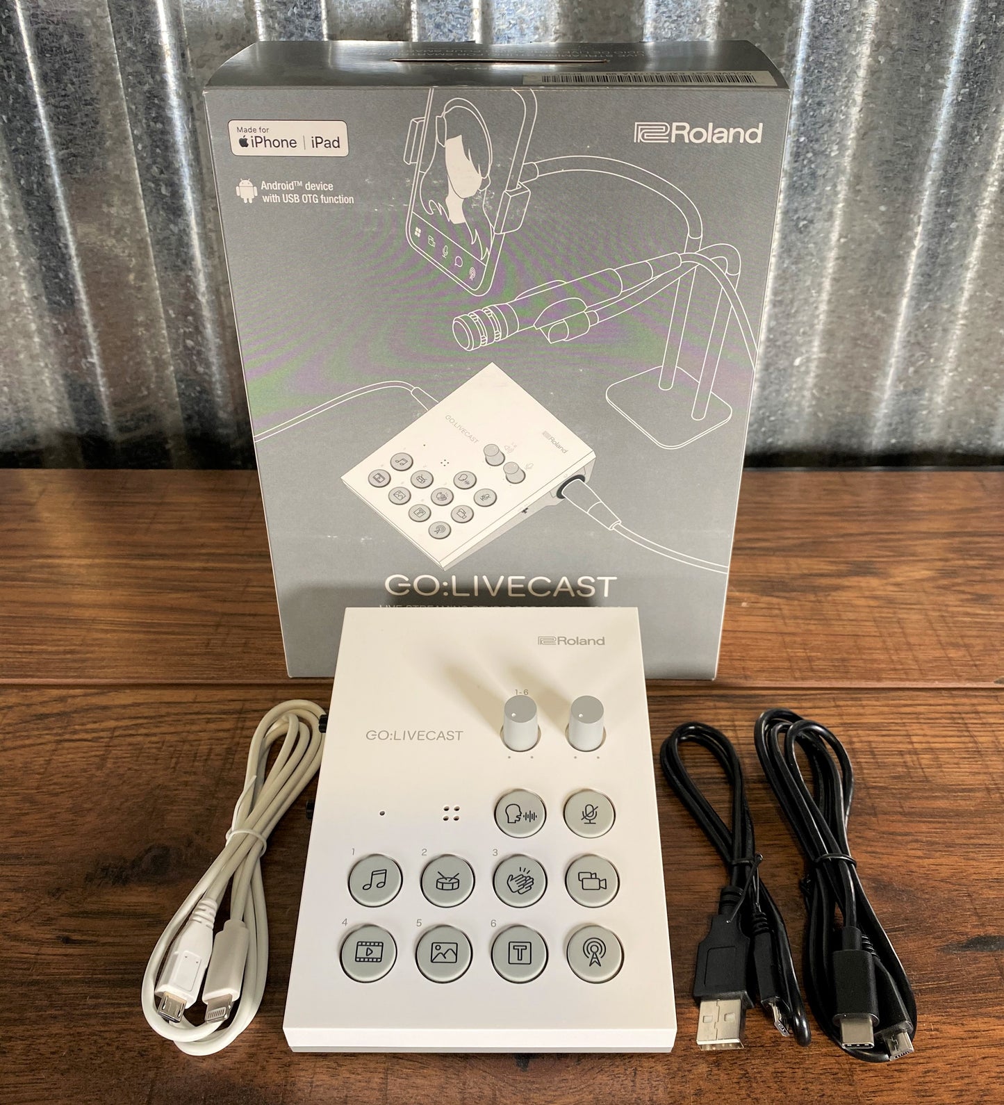 Roland GO:LIVE CAST Live Streaming Smartphone Production Mixer